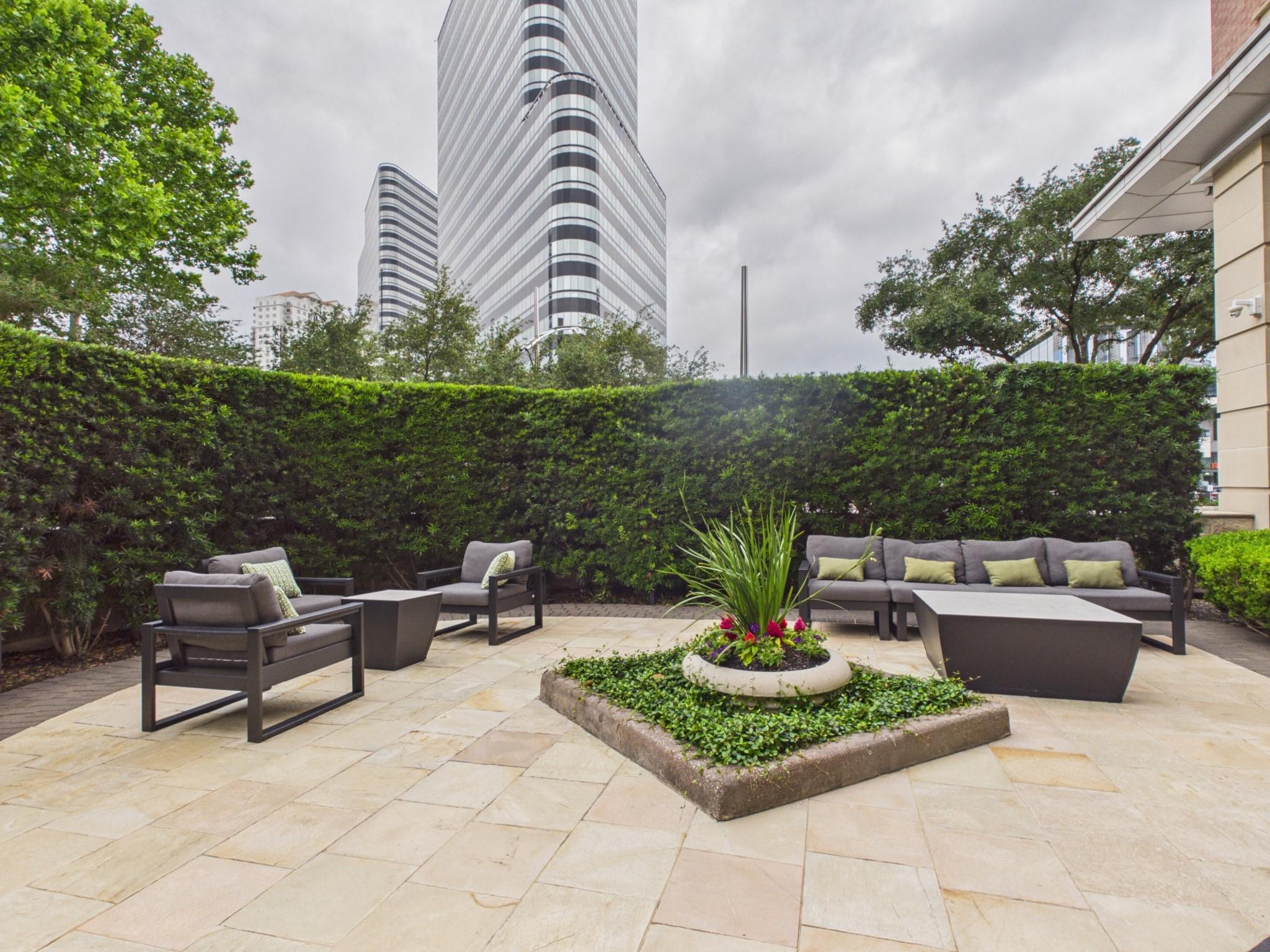 1901 Post Oak Blvd Boulevard # 2402