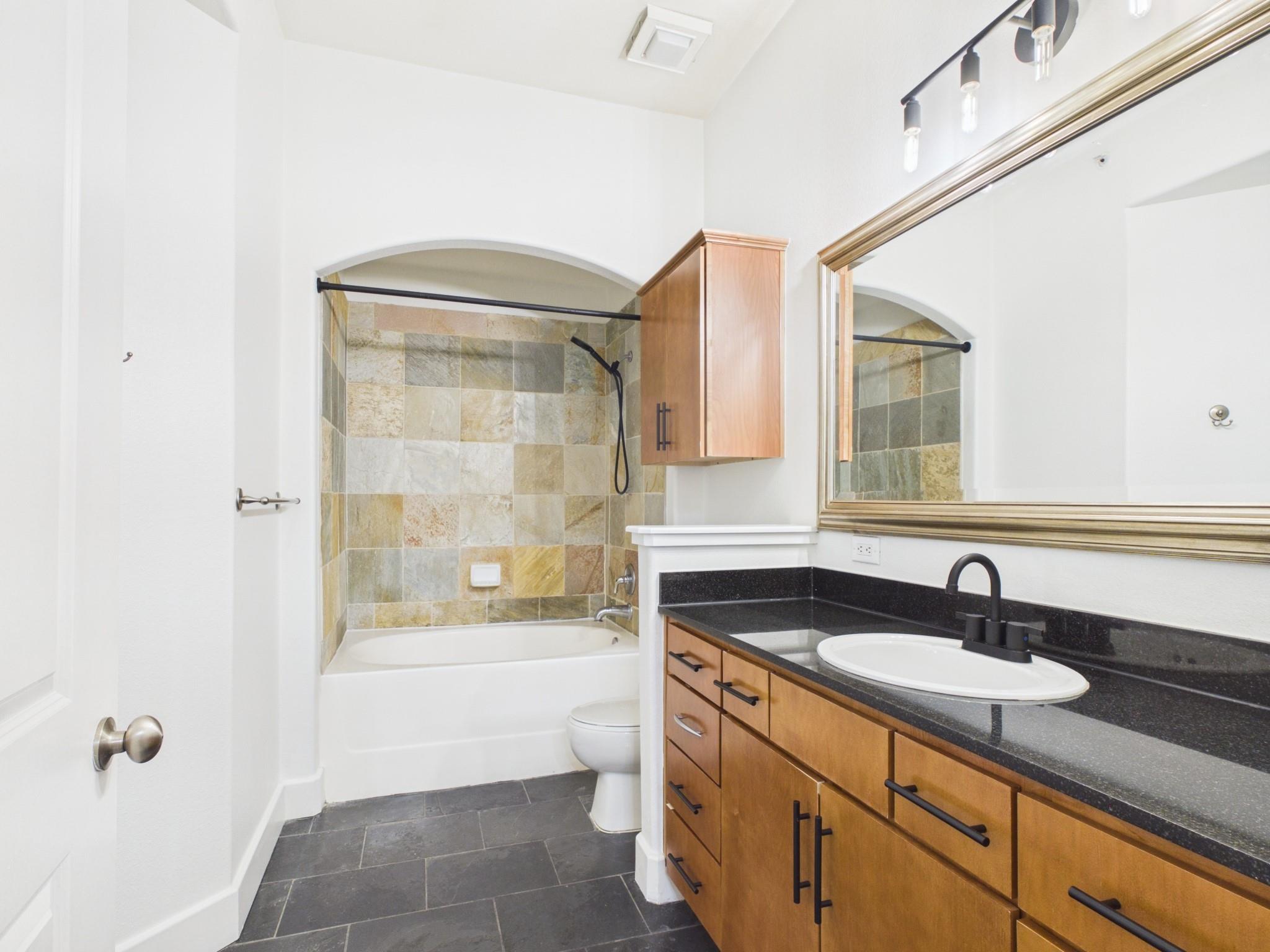 1901 Post Oak Blvd Boulevard # 2402