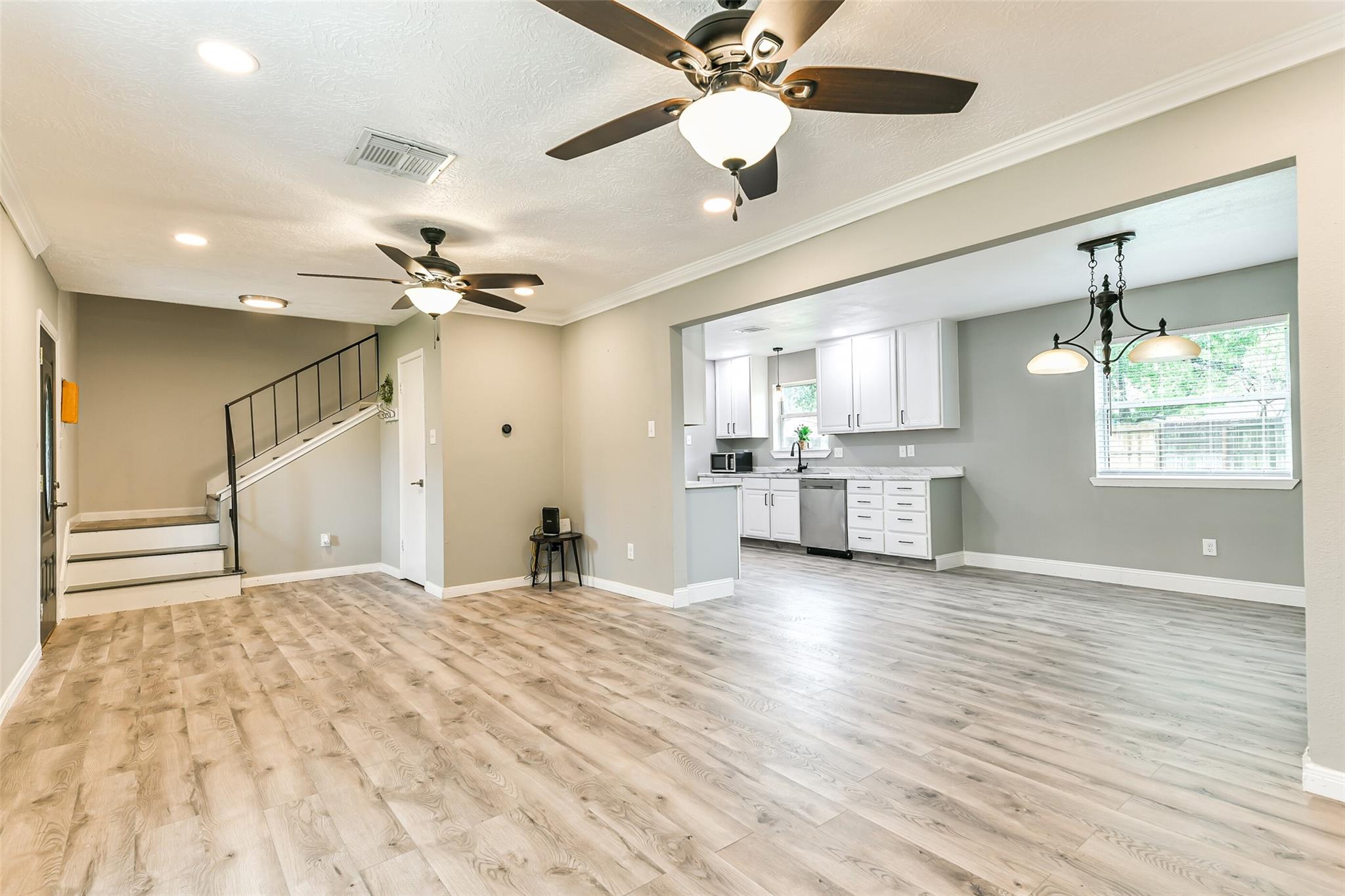 207 Woodvale Drive