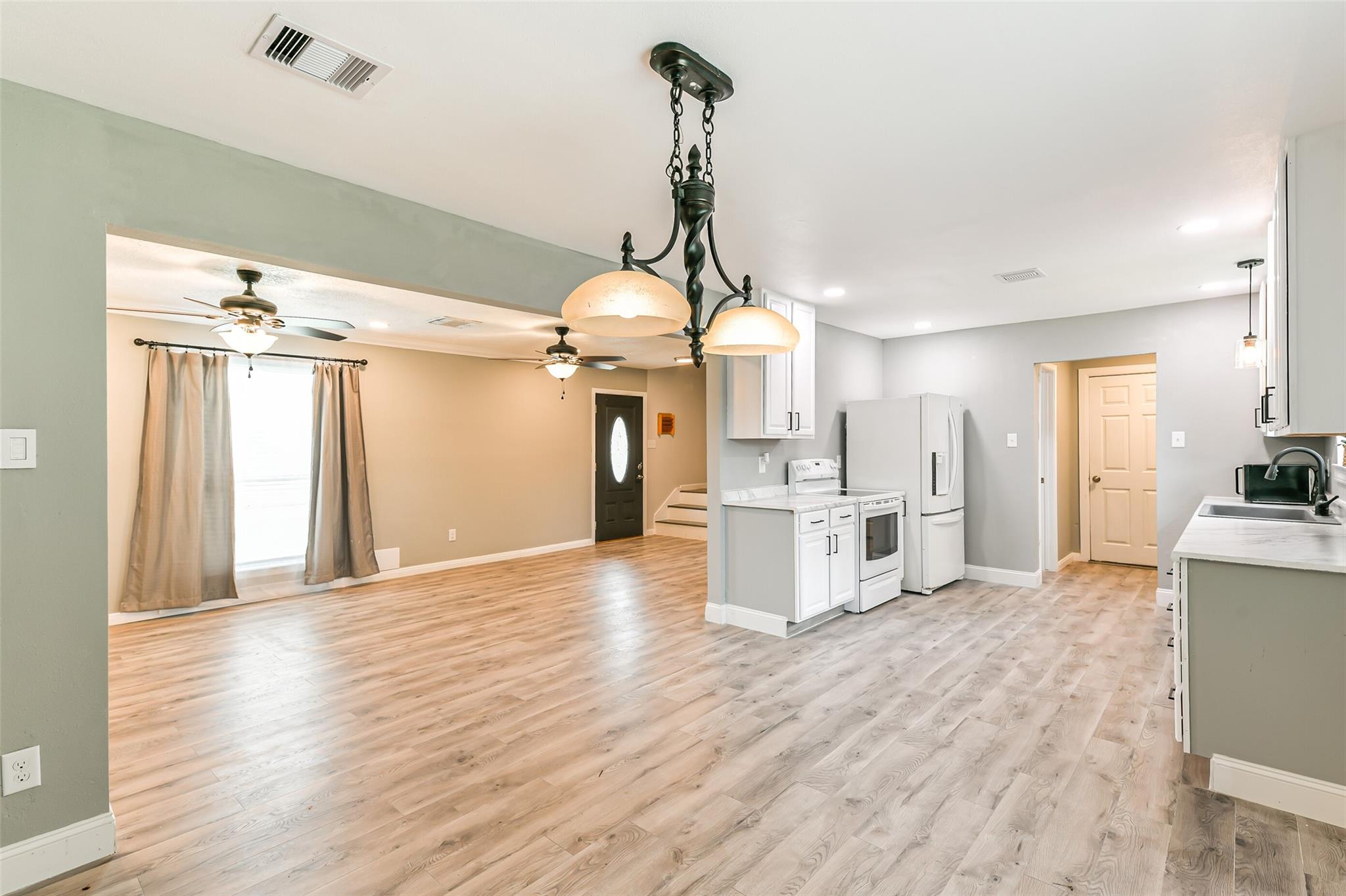 207 Woodvale Drive