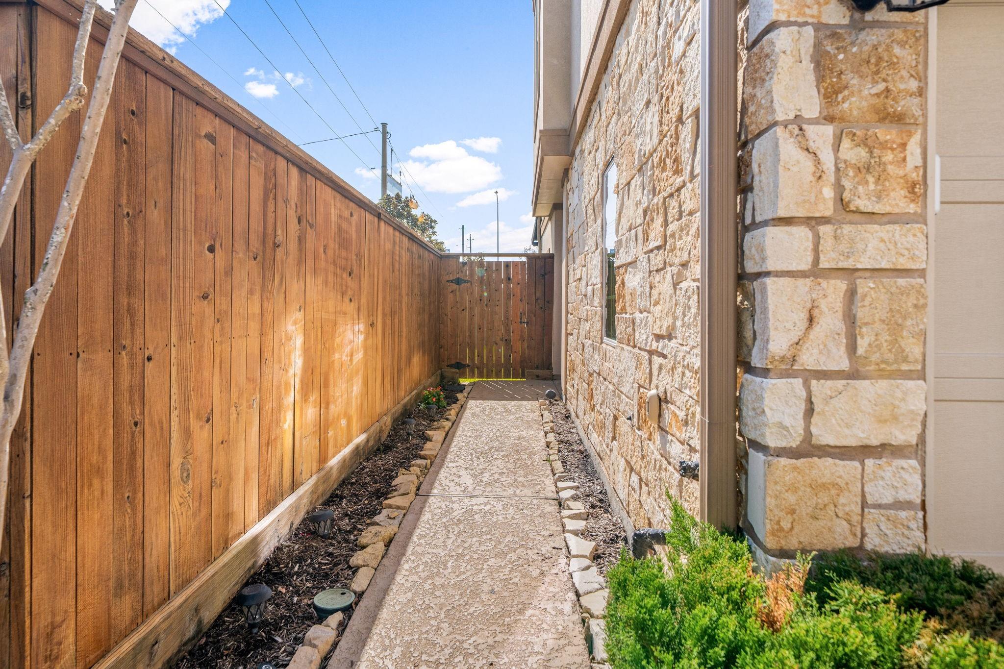 6703 Highclere Manor Lane