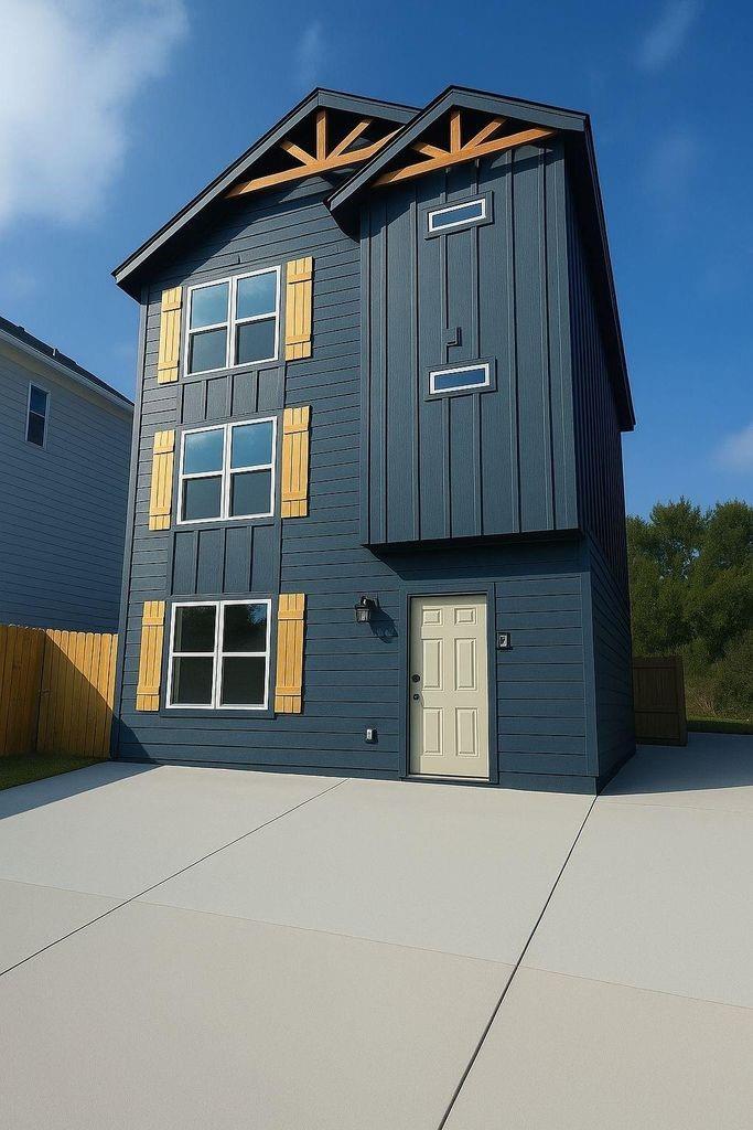 8021 Birmingham Street Unit: A/B