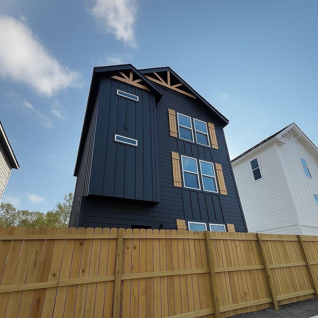 8021 Birmingham Street Unit: A/B