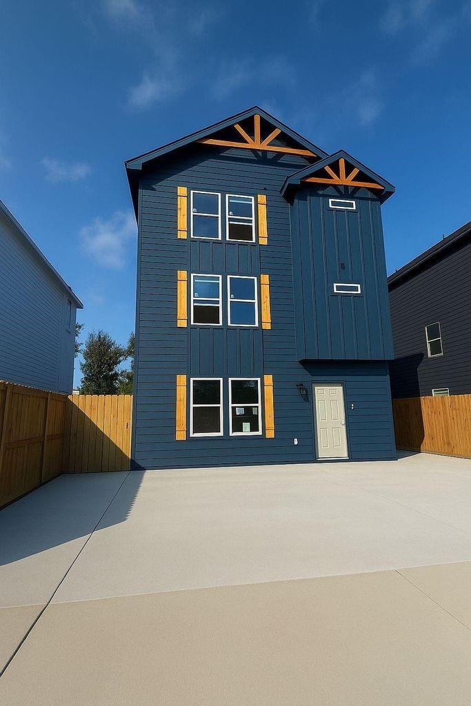 8021 Birmingham Street Unit: A/B