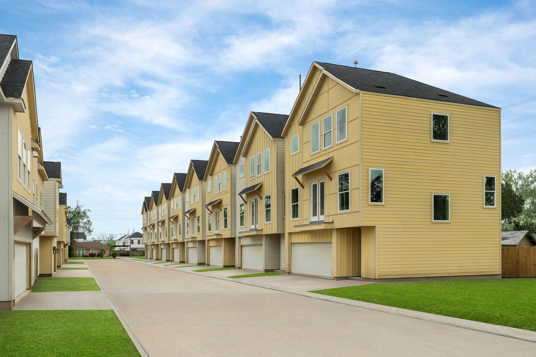 5837 Highland Sun Lane