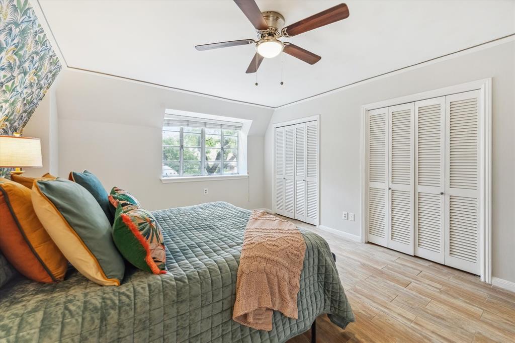 811 Lovett Boulevard # 26