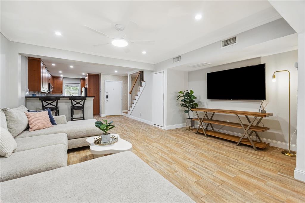 811 Lovett Boulevard # 26