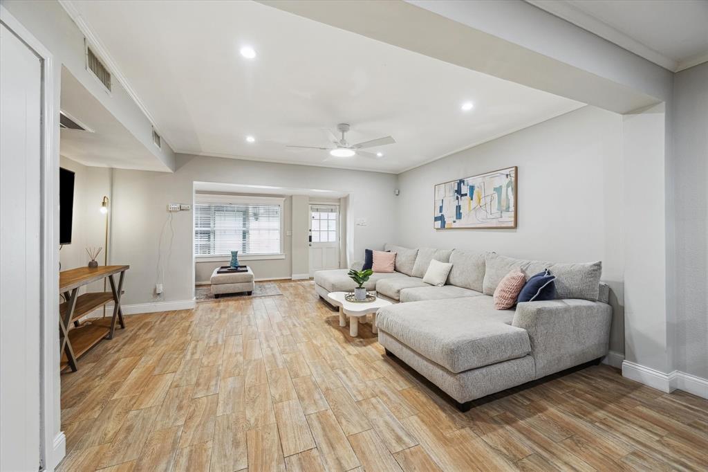 811 Lovett Boulevard # 26