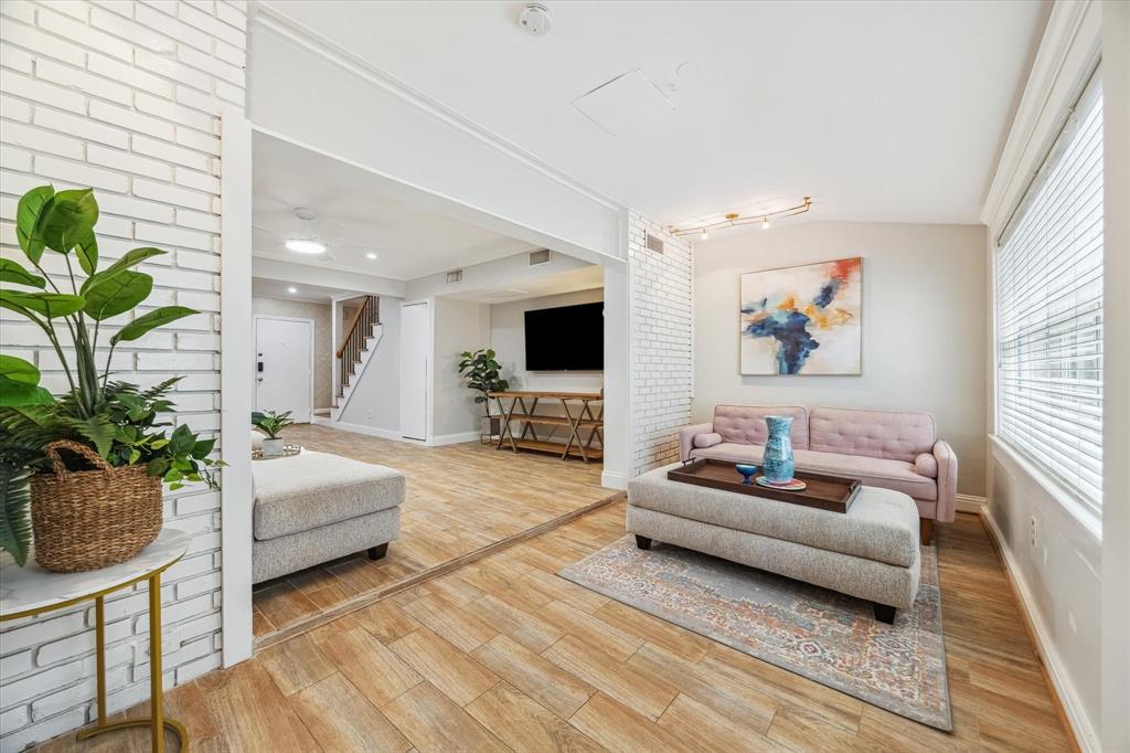 811 Lovett Boulevard # 26