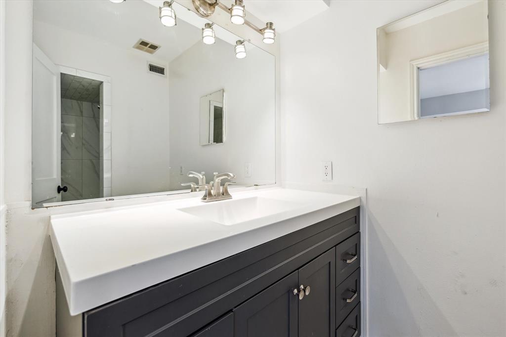 811 Lovett Boulevard # 26