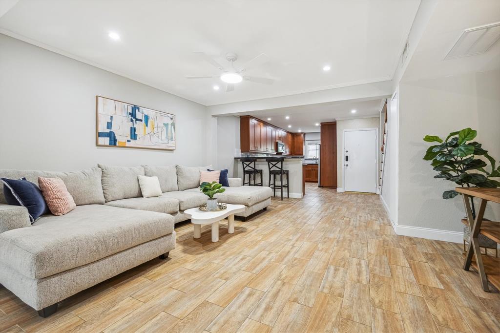 811 Lovett Boulevard # 26