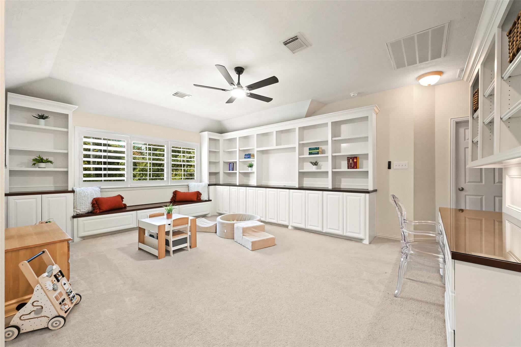 35 Monet Bend Place