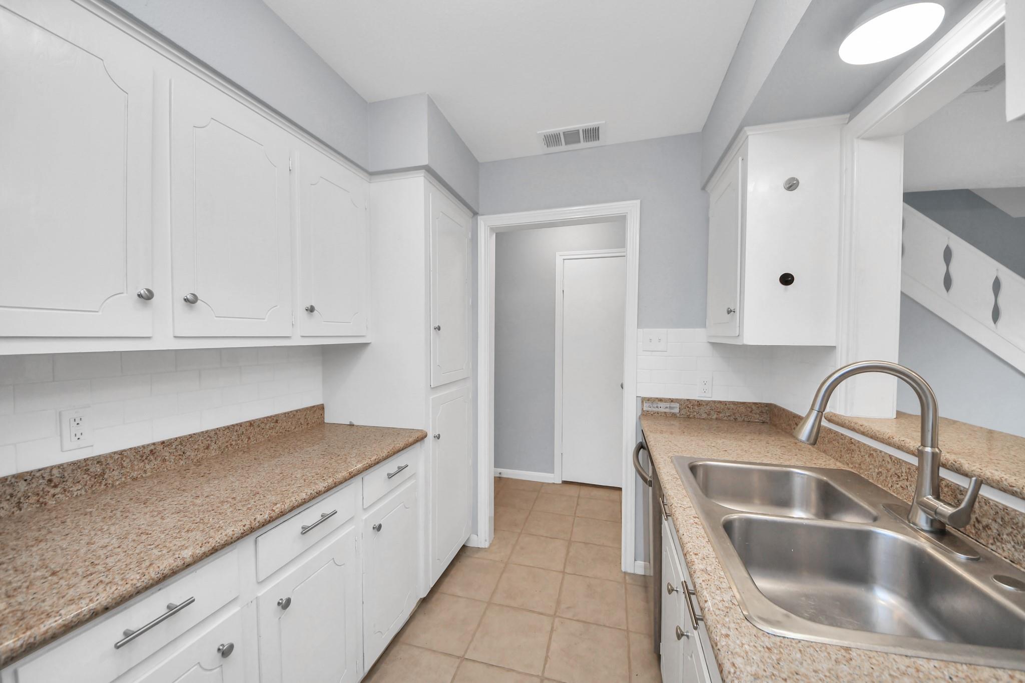 10654 Hazelhurst Drive # 28