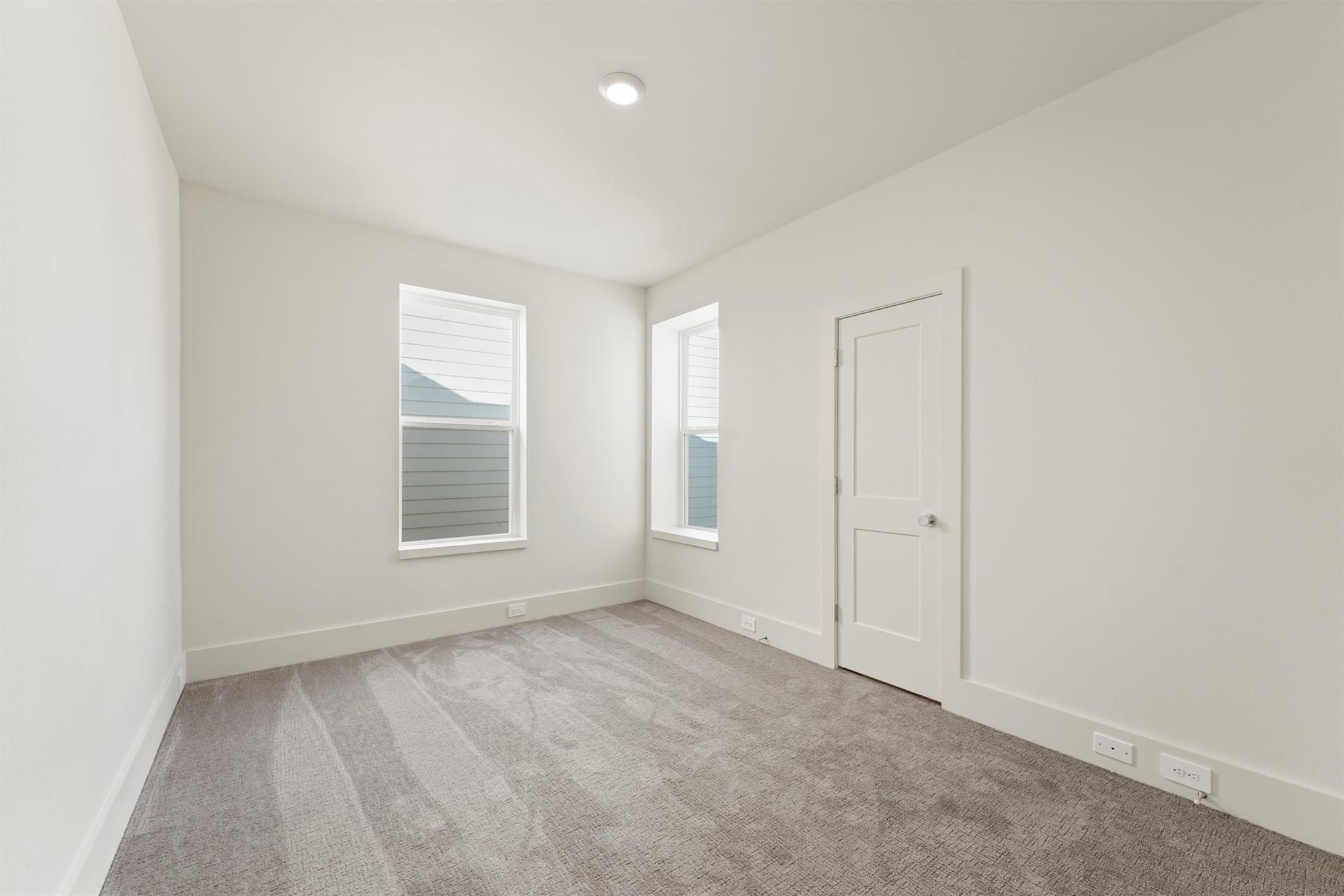 881 Rachel Street Unit: D - E