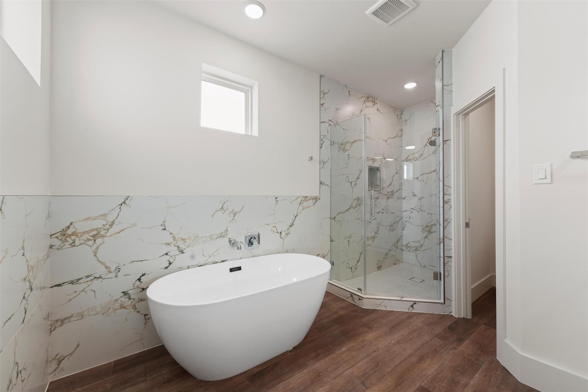 881 Rachel Street Unit: D - E
