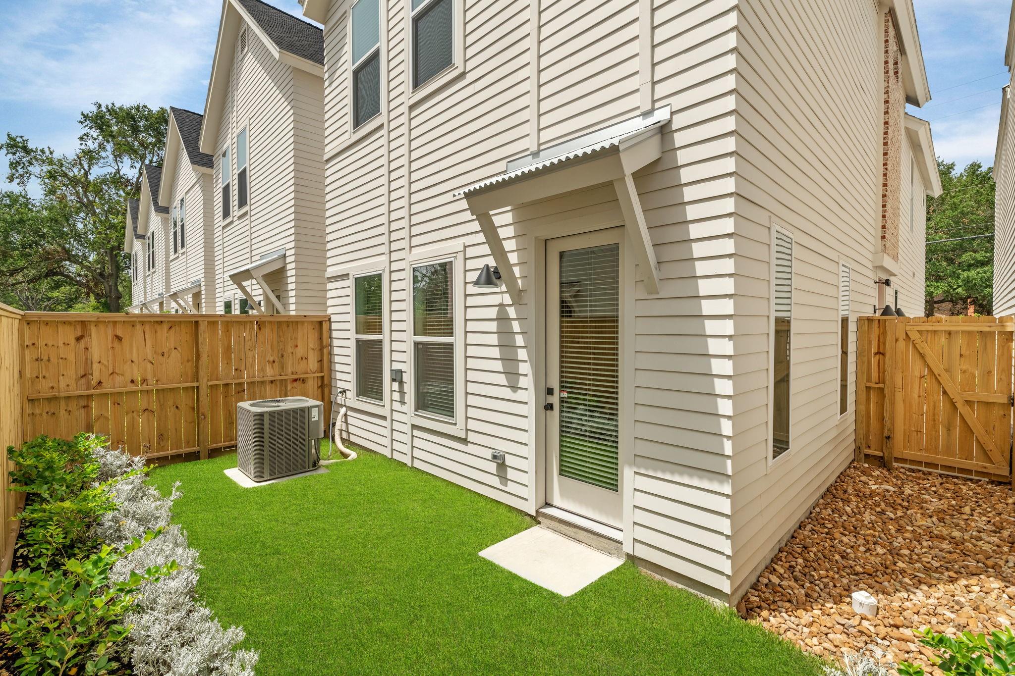881 Rachel Street Unit: D - E