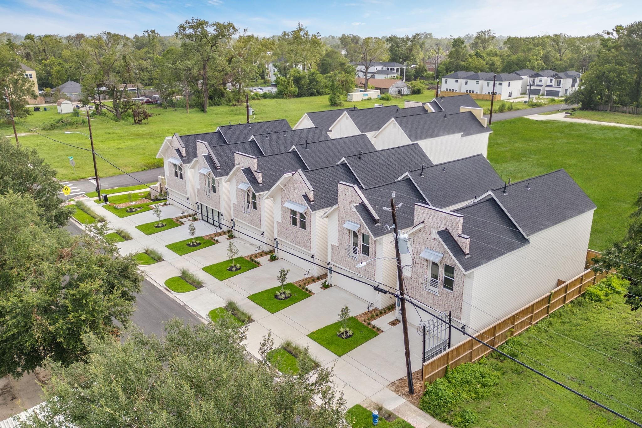 881 Rachel Street Unit: D - E