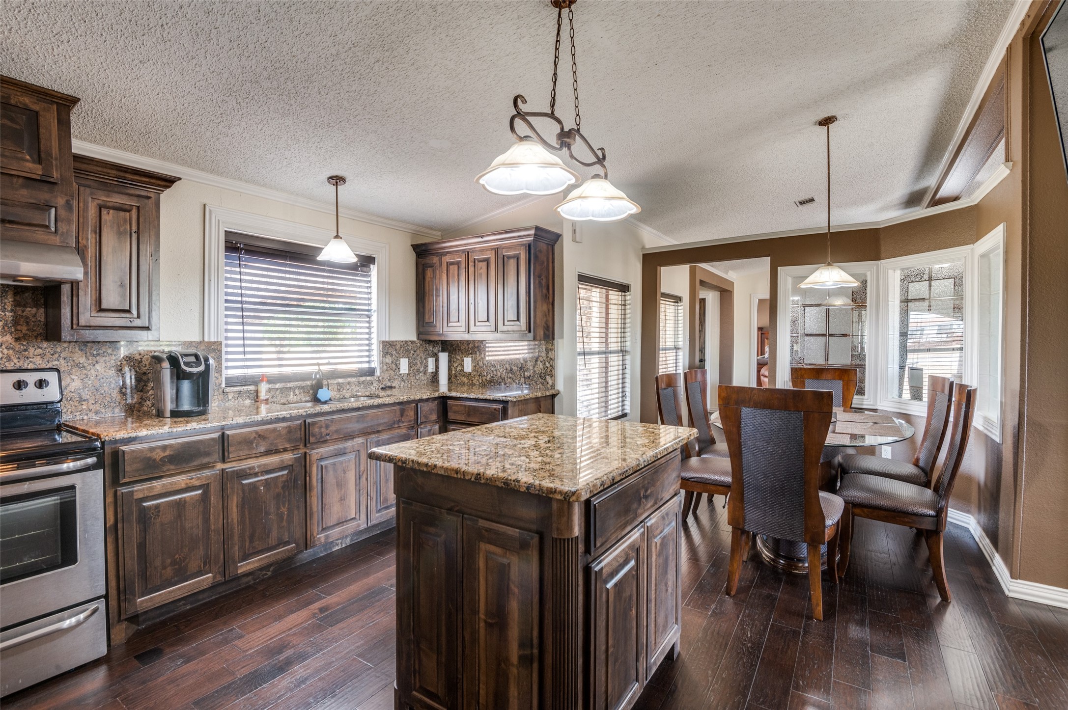 9200 Magnolia Blossom Trail