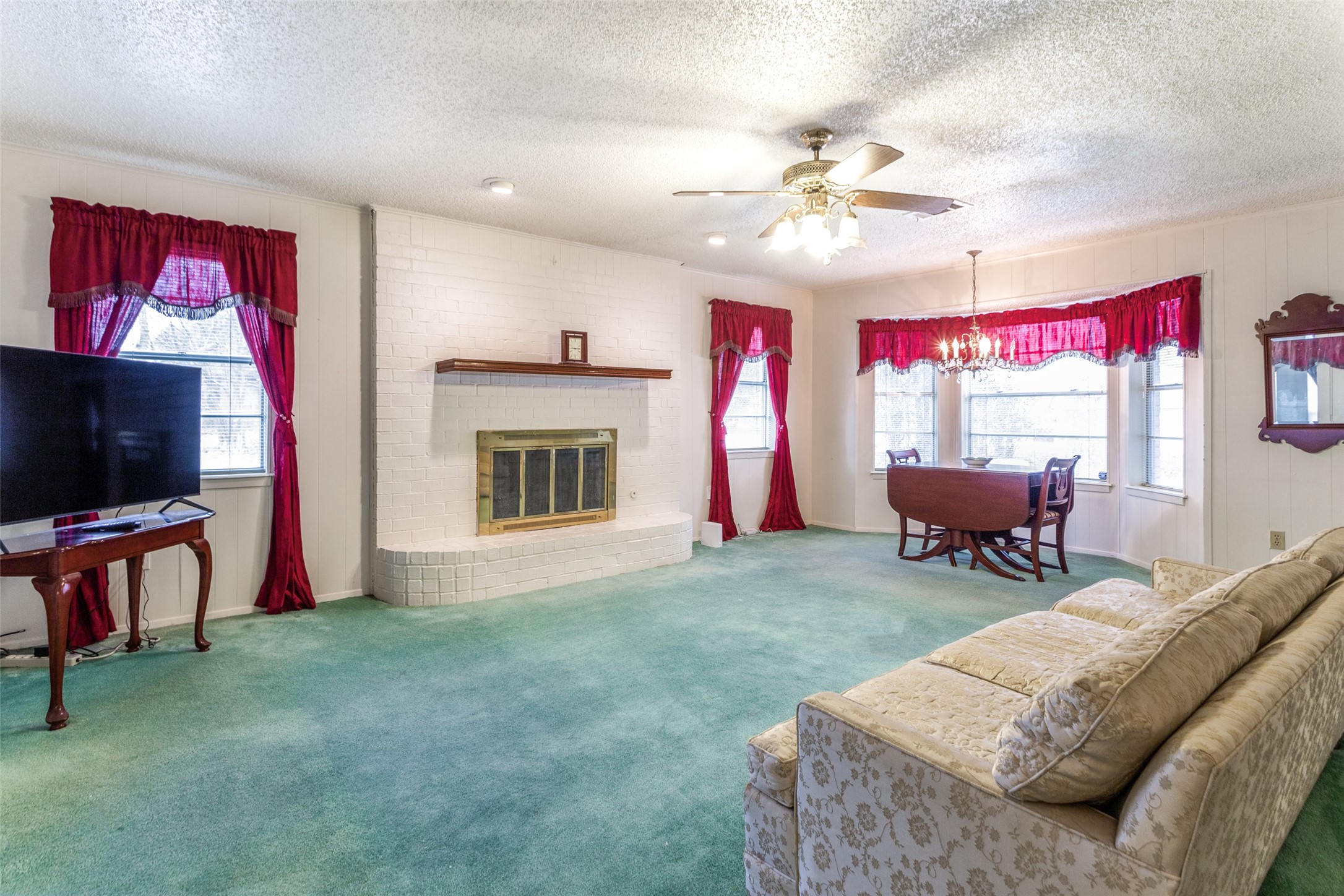 829 Belaire Drive