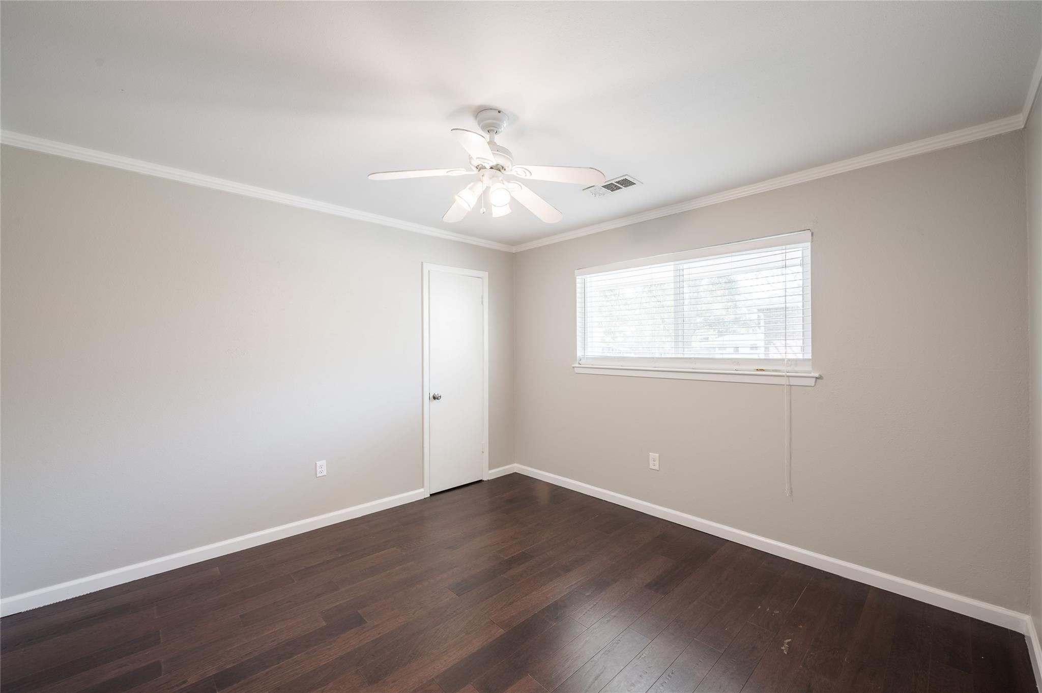 809 Newport Boulevard