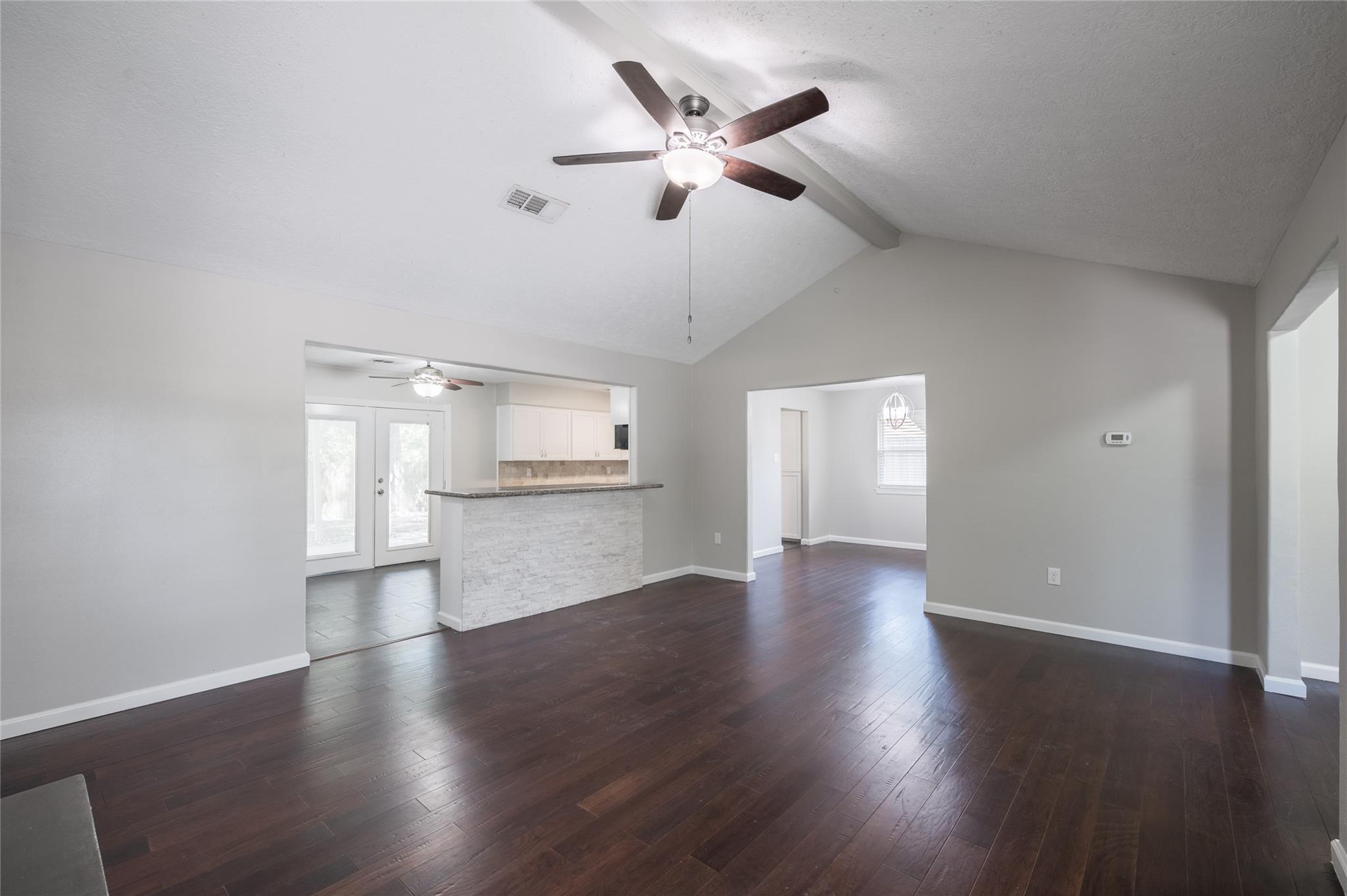 809 Newport Boulevard