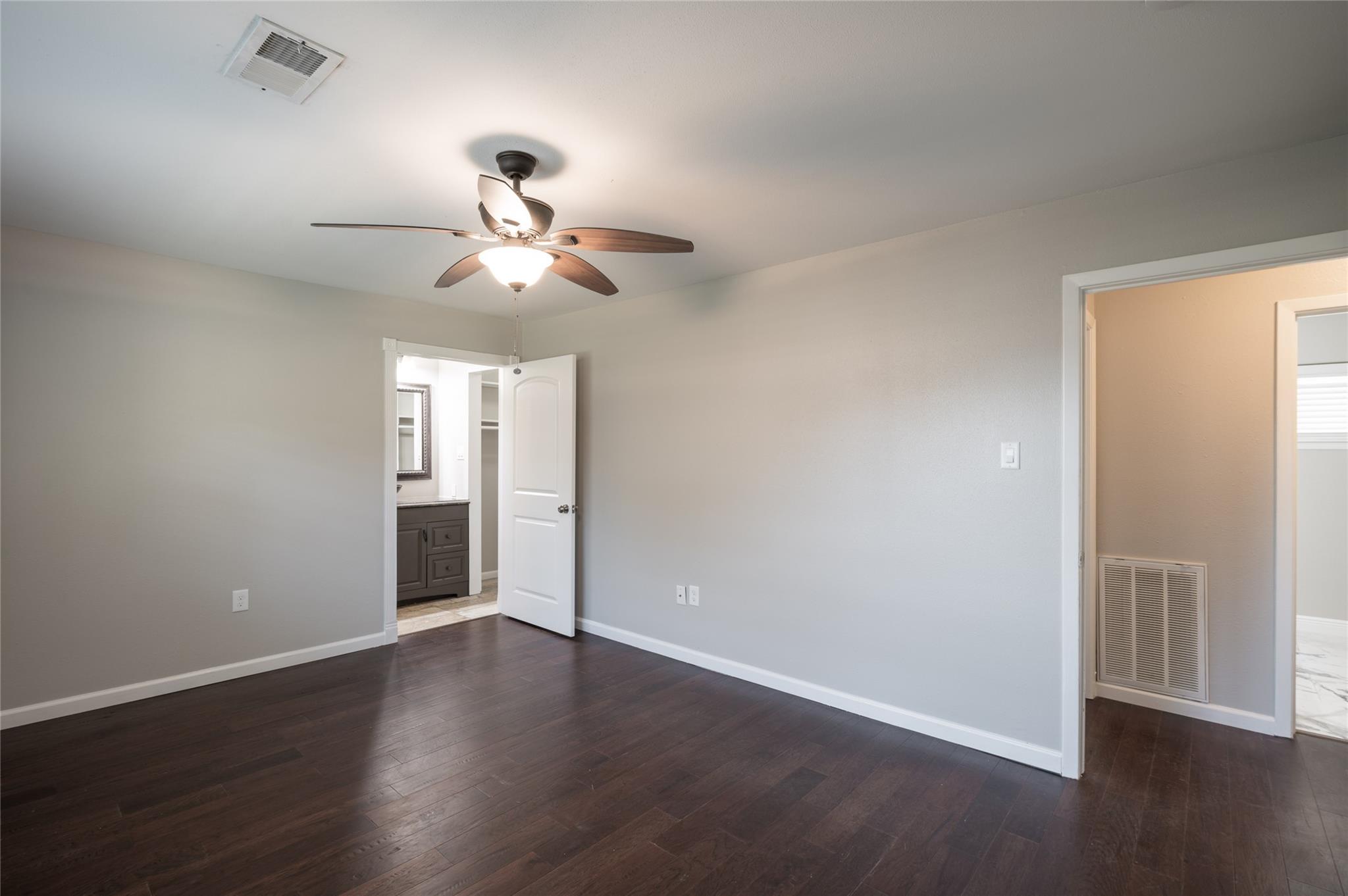 809 Newport Boulevard