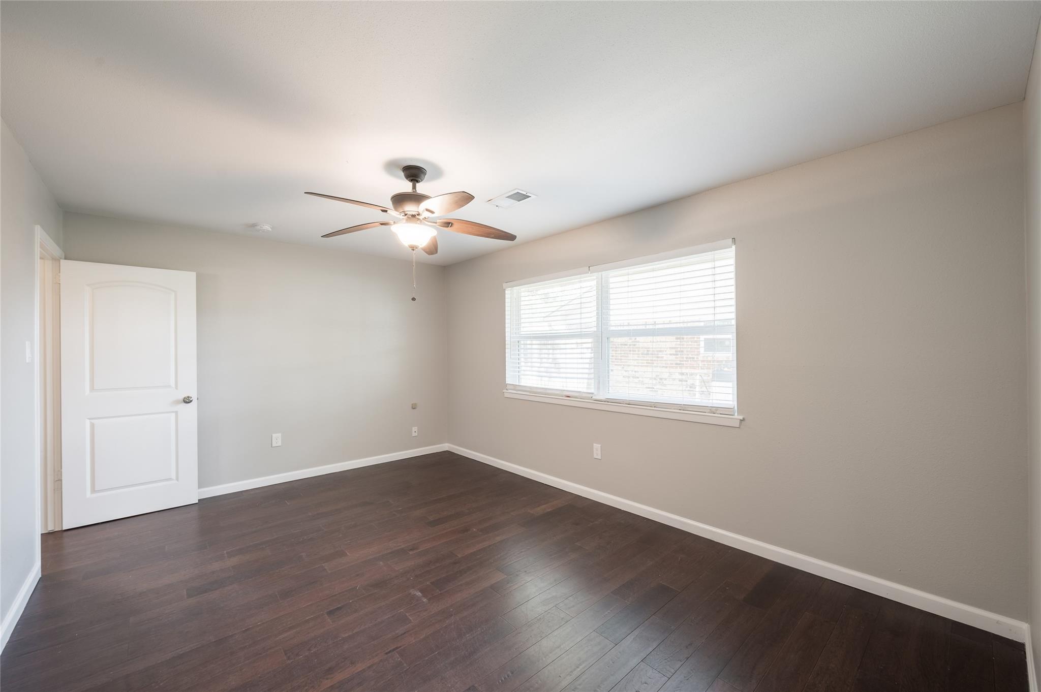 809 Newport Boulevard