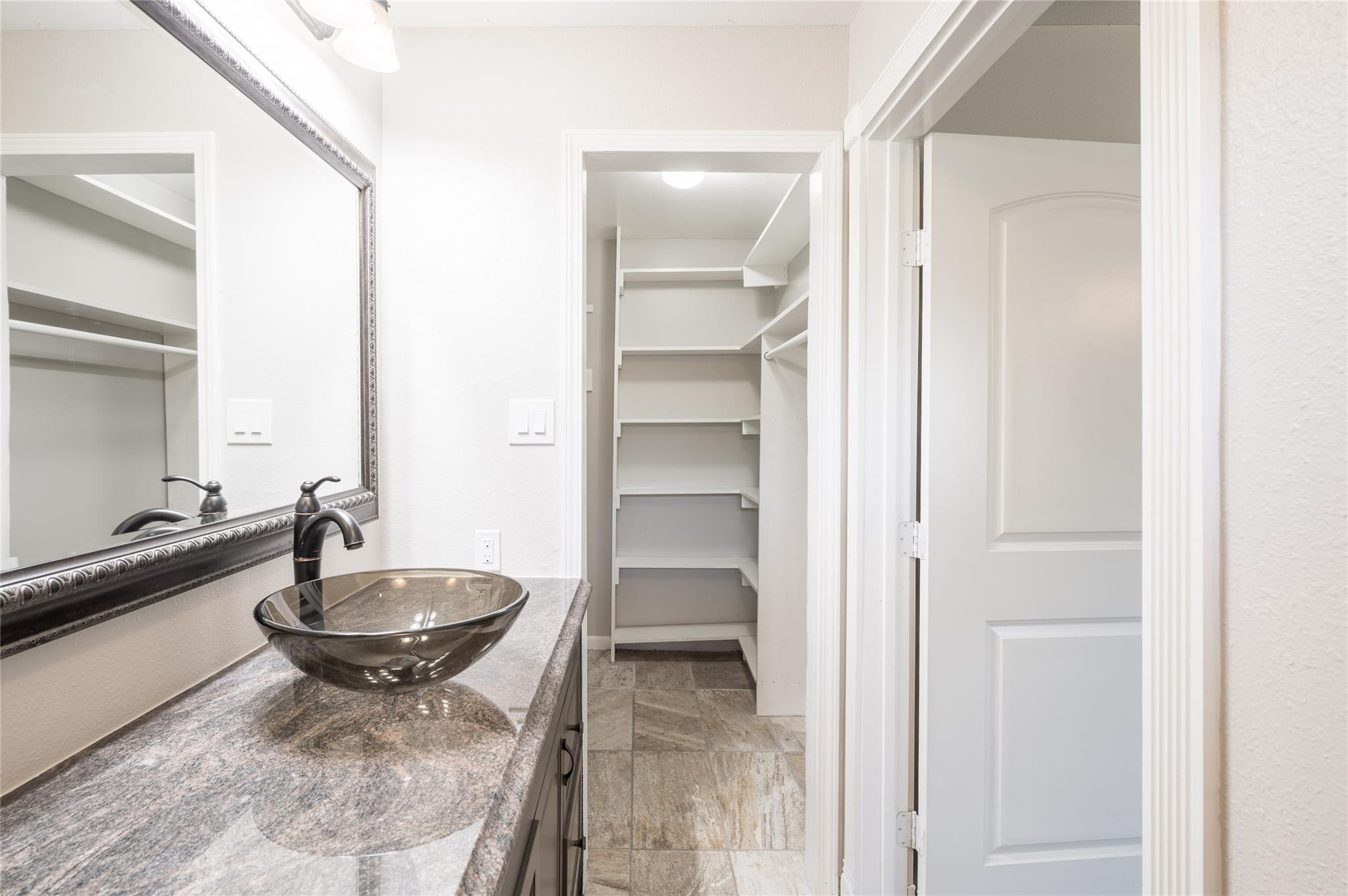 809 Newport Boulevard