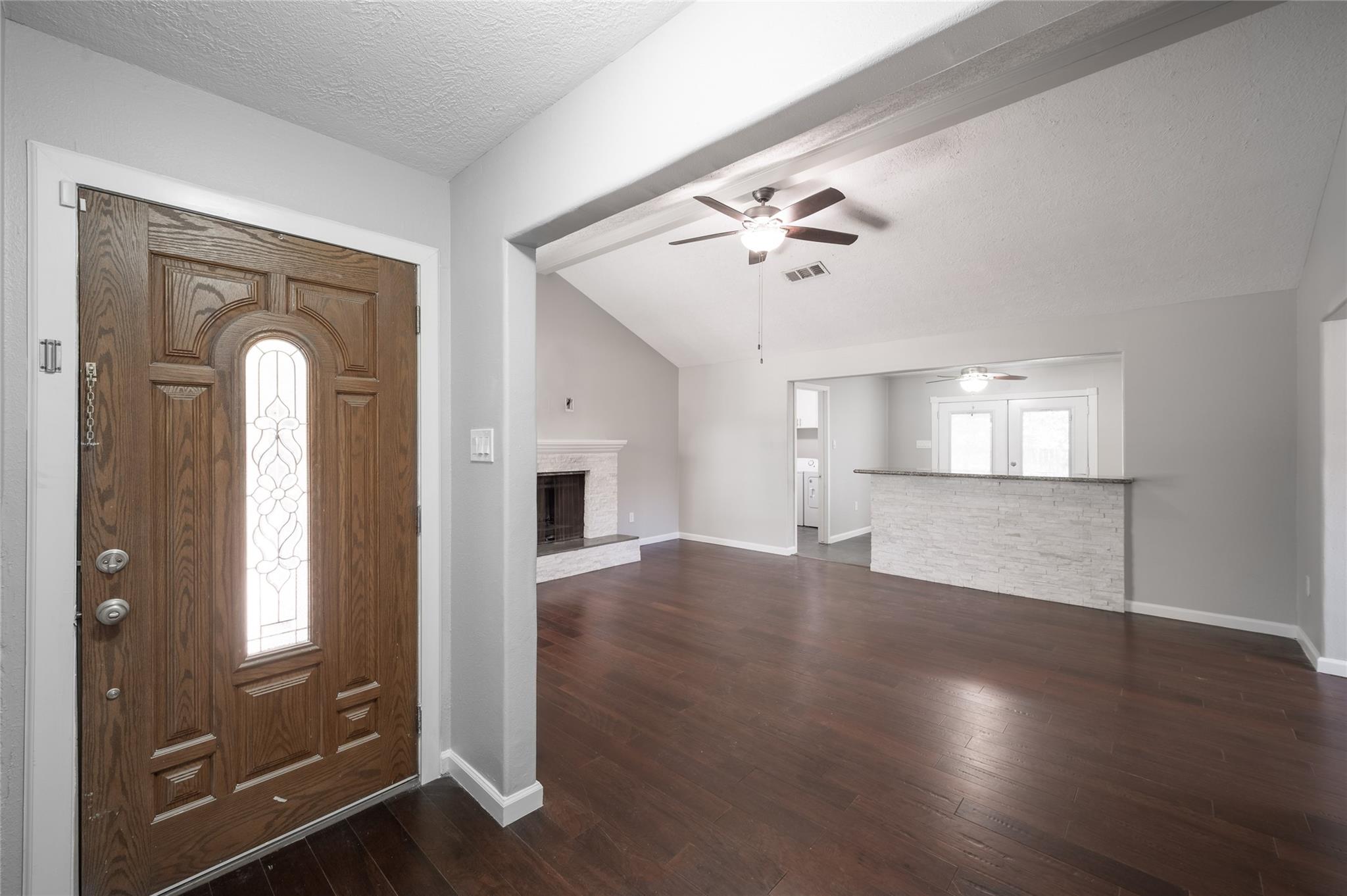 809 Newport Boulevard