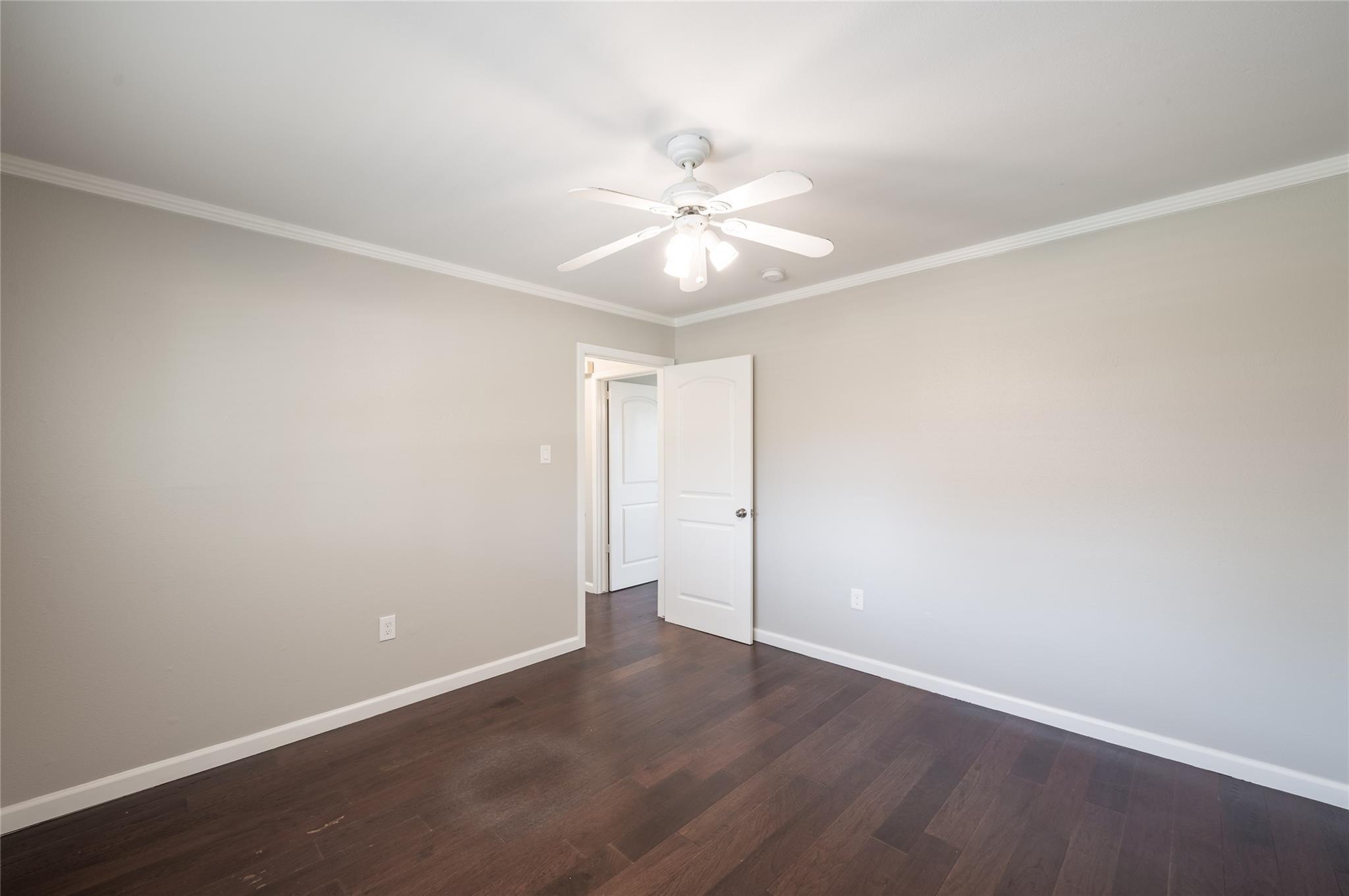 809 Newport Boulevard