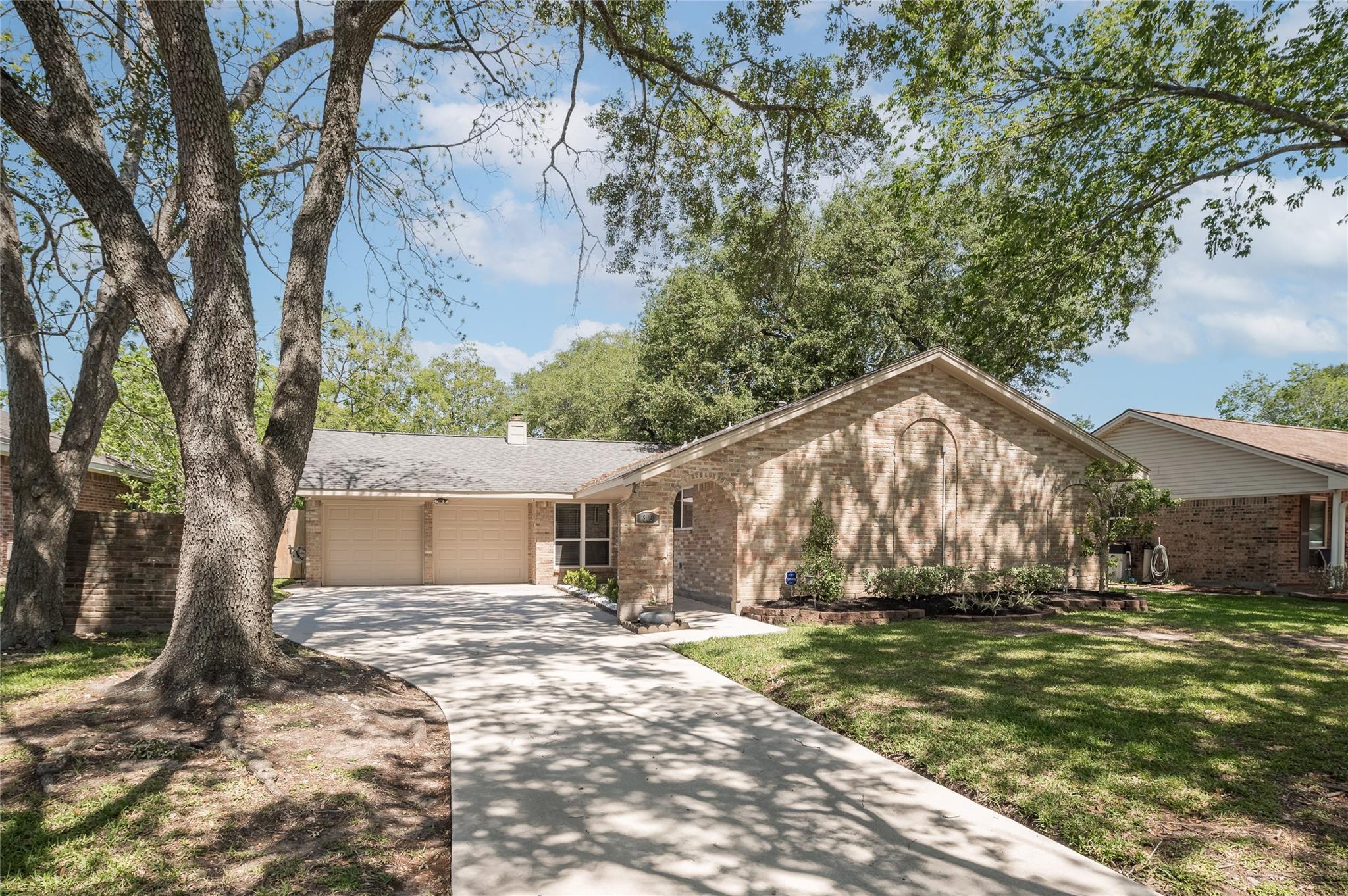 809 Newport Boulevard