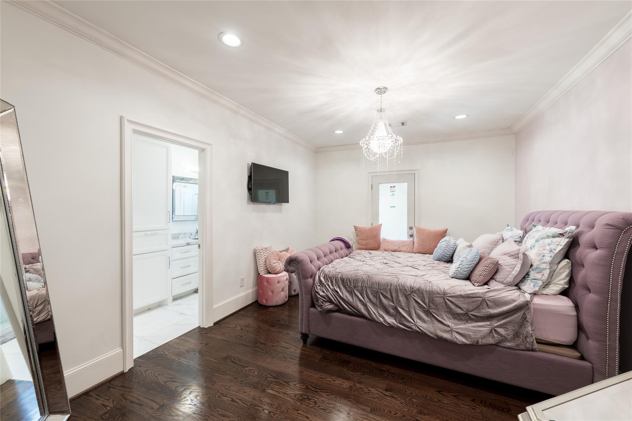 5142 Huckleberry Circle