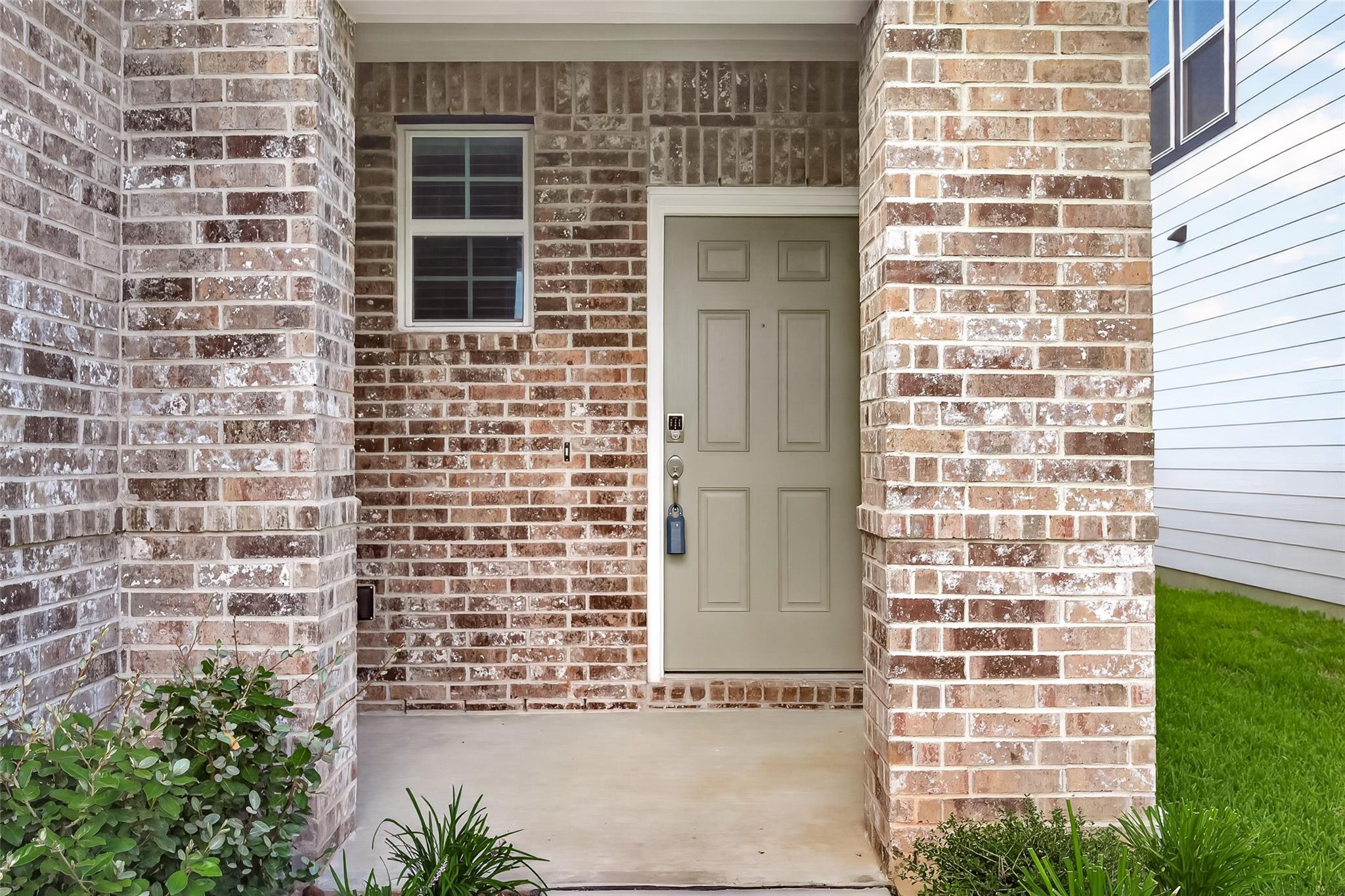 4042 Bay Court