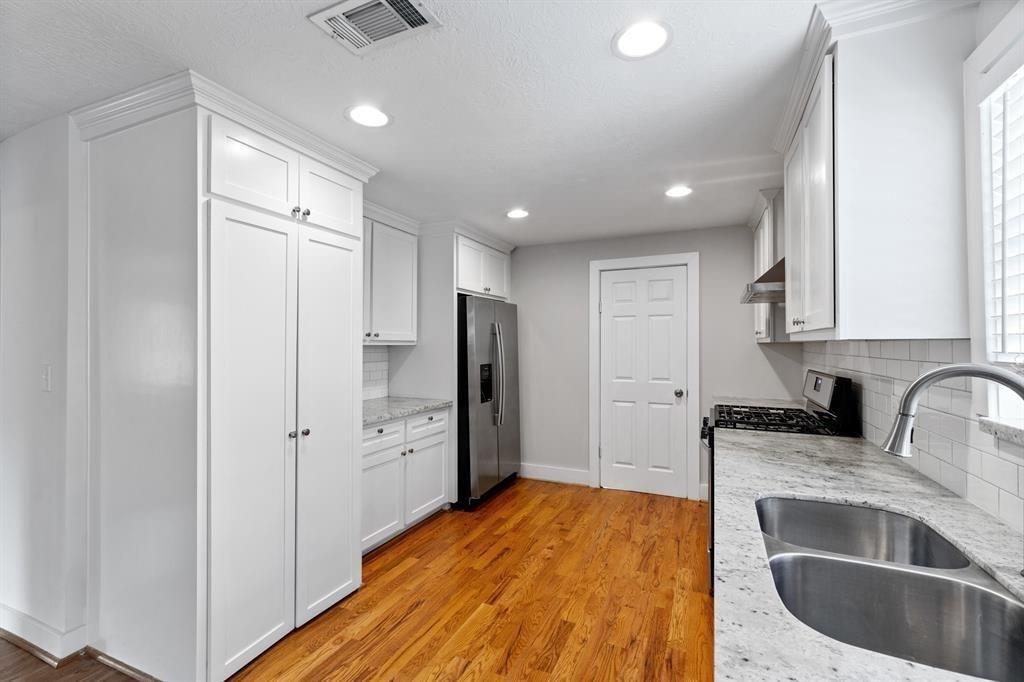 1305 Idylwild Street