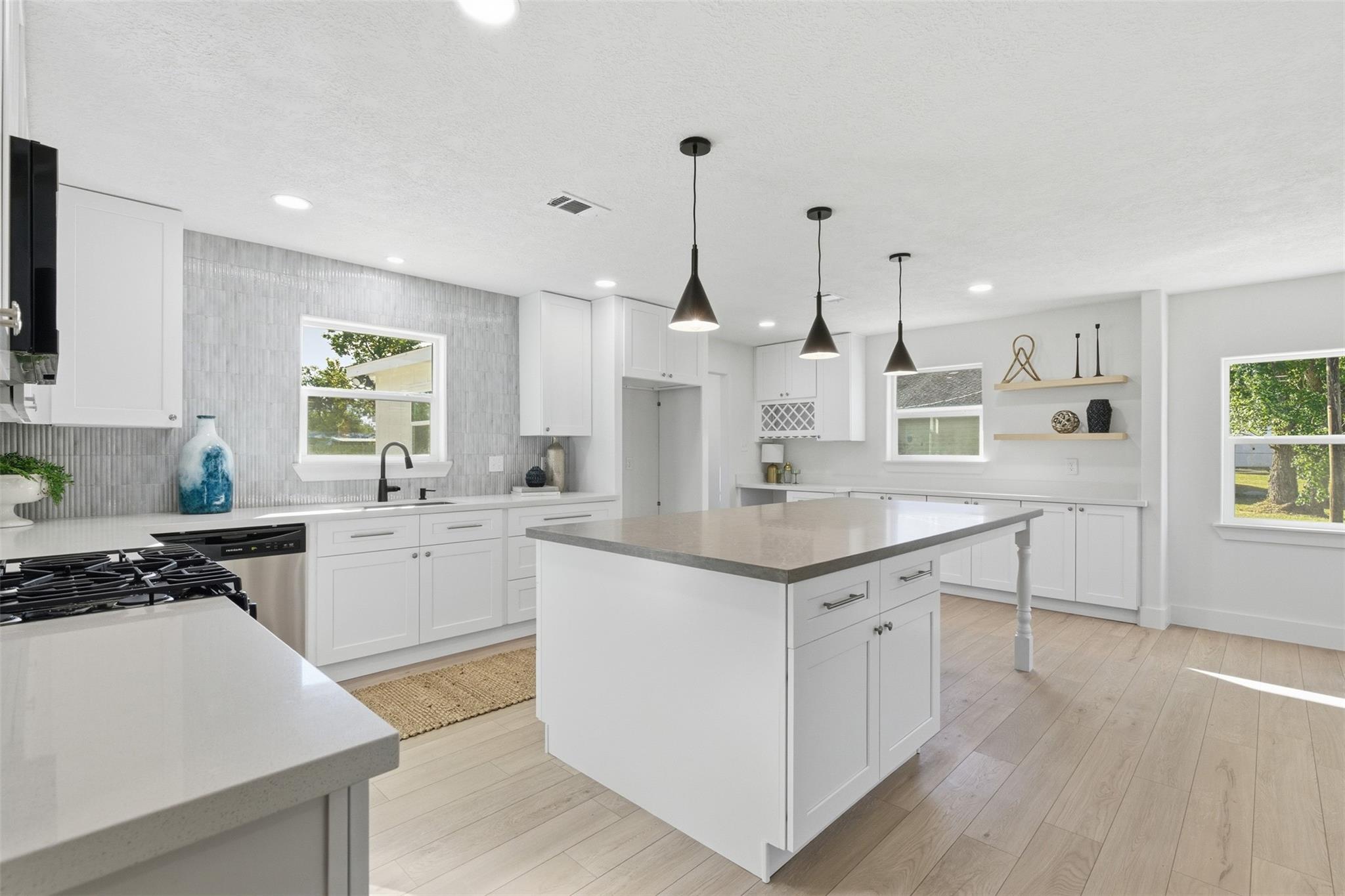 10036 Tri City Beach Road