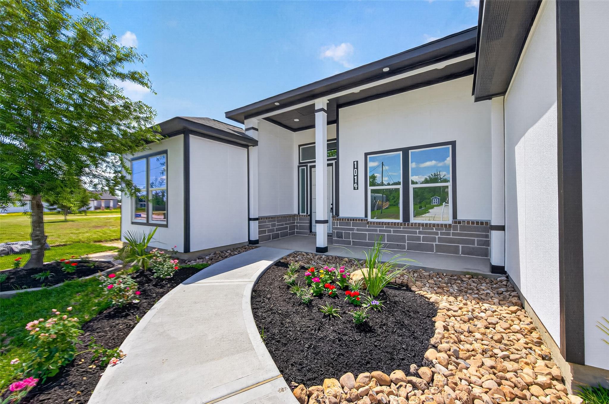 1014 Exotic Pine Drive