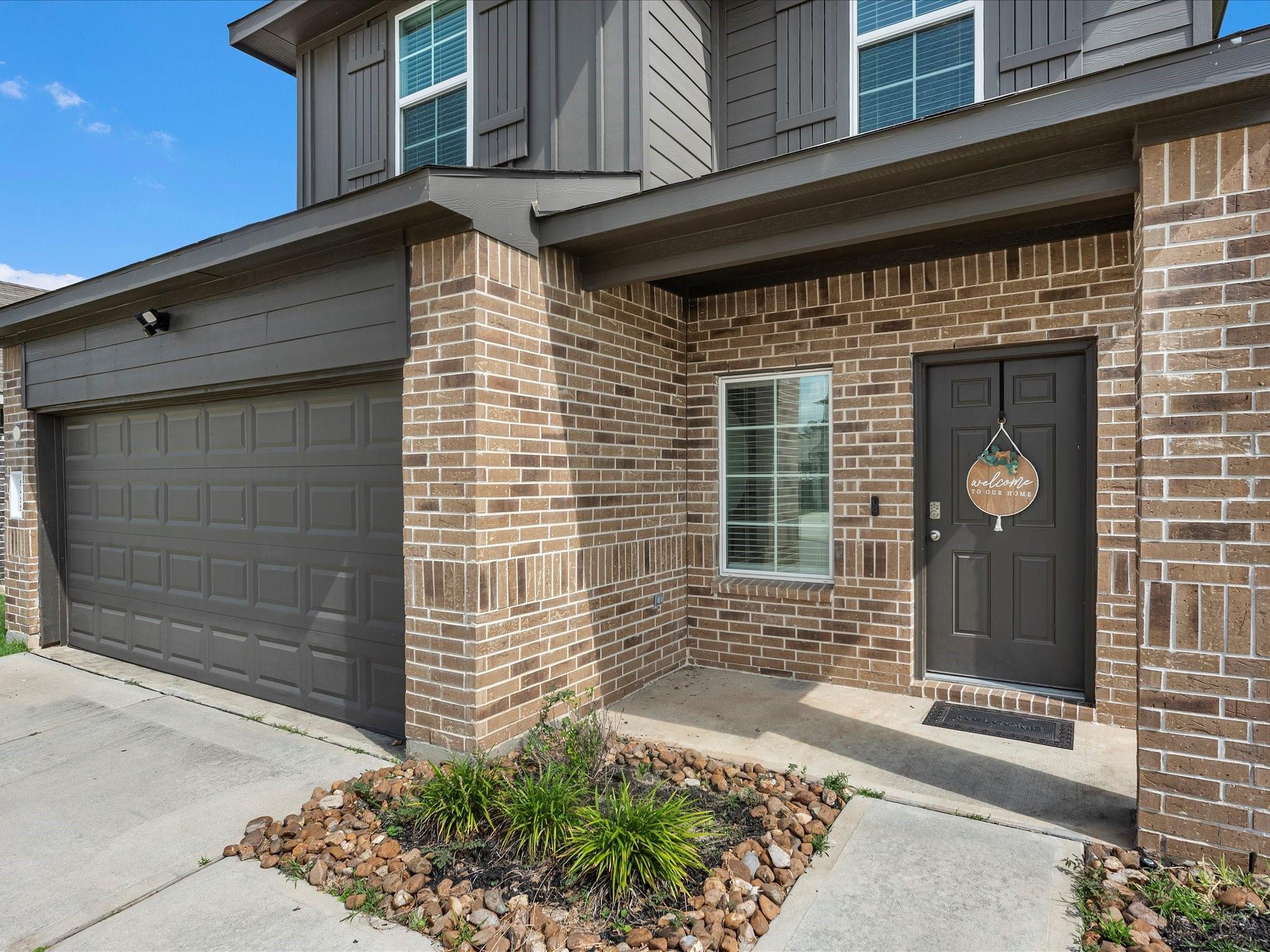 5455 Pinetree Crescent Lane