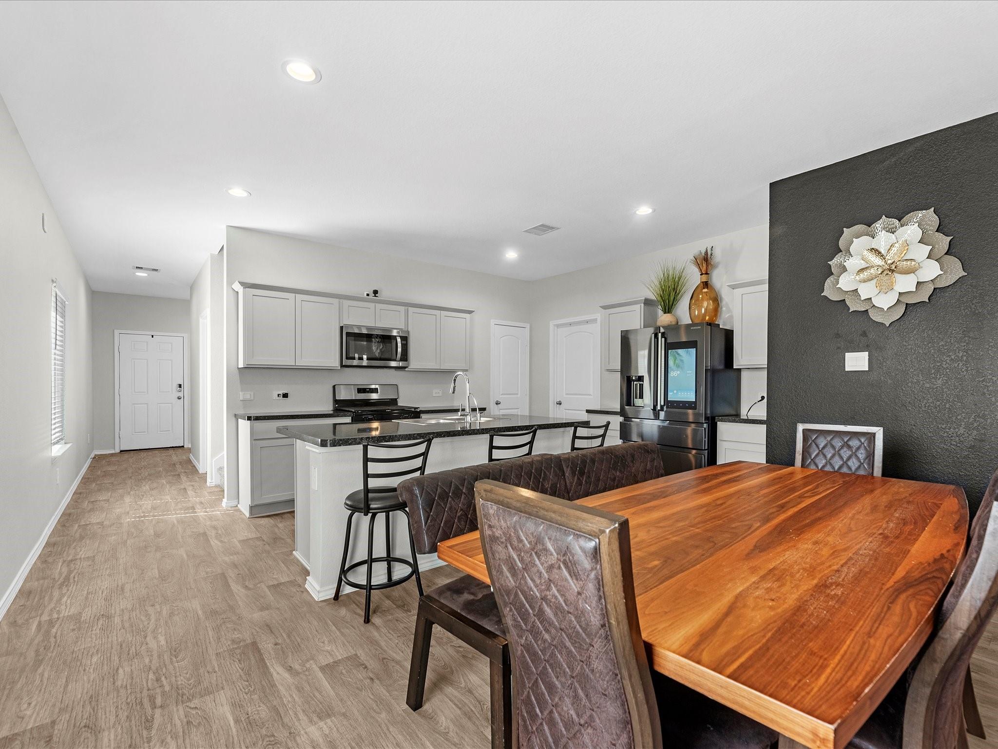 5455 Pinetree Crescent Lane