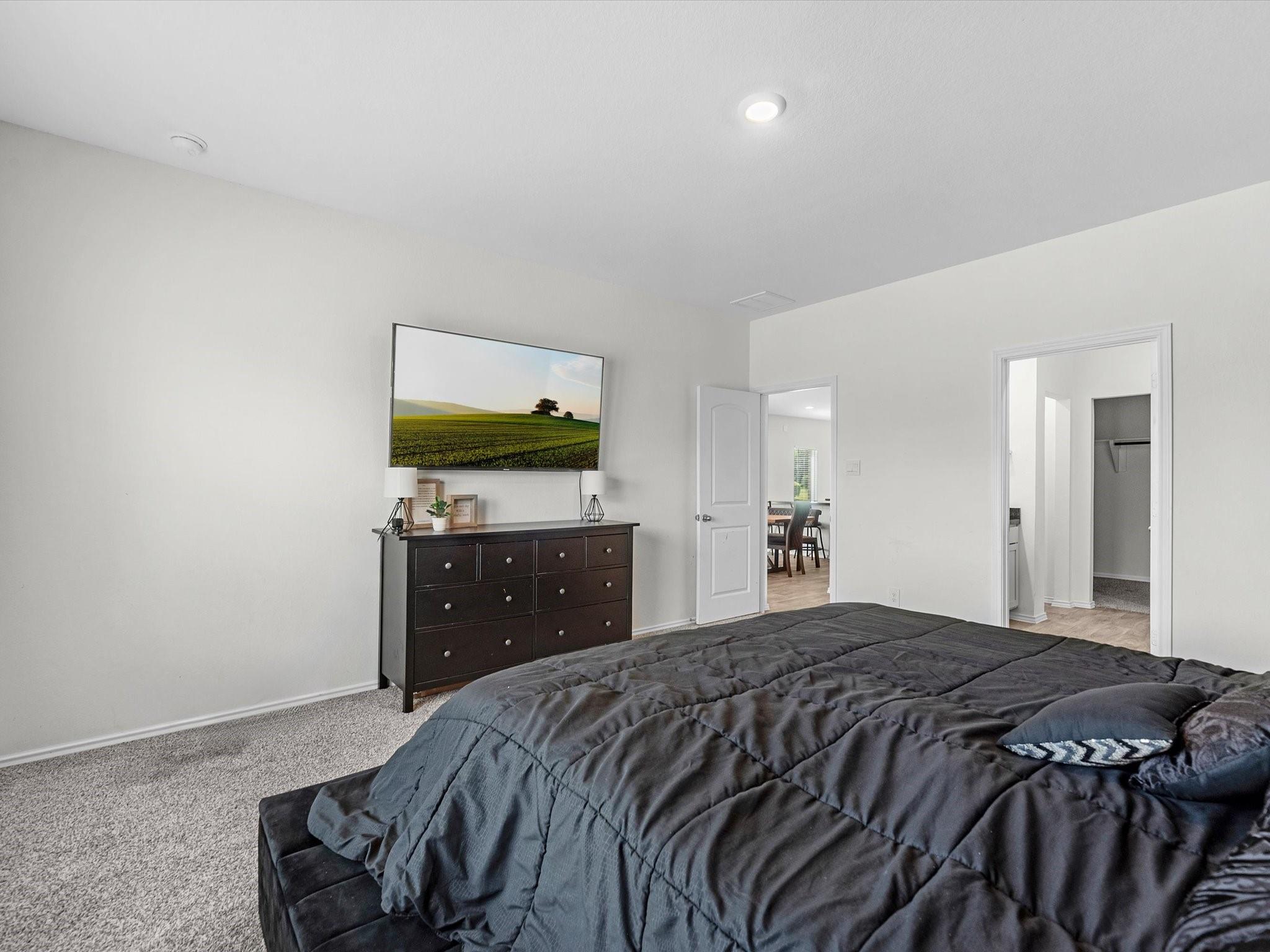 5455 Pinetree Crescent Lane