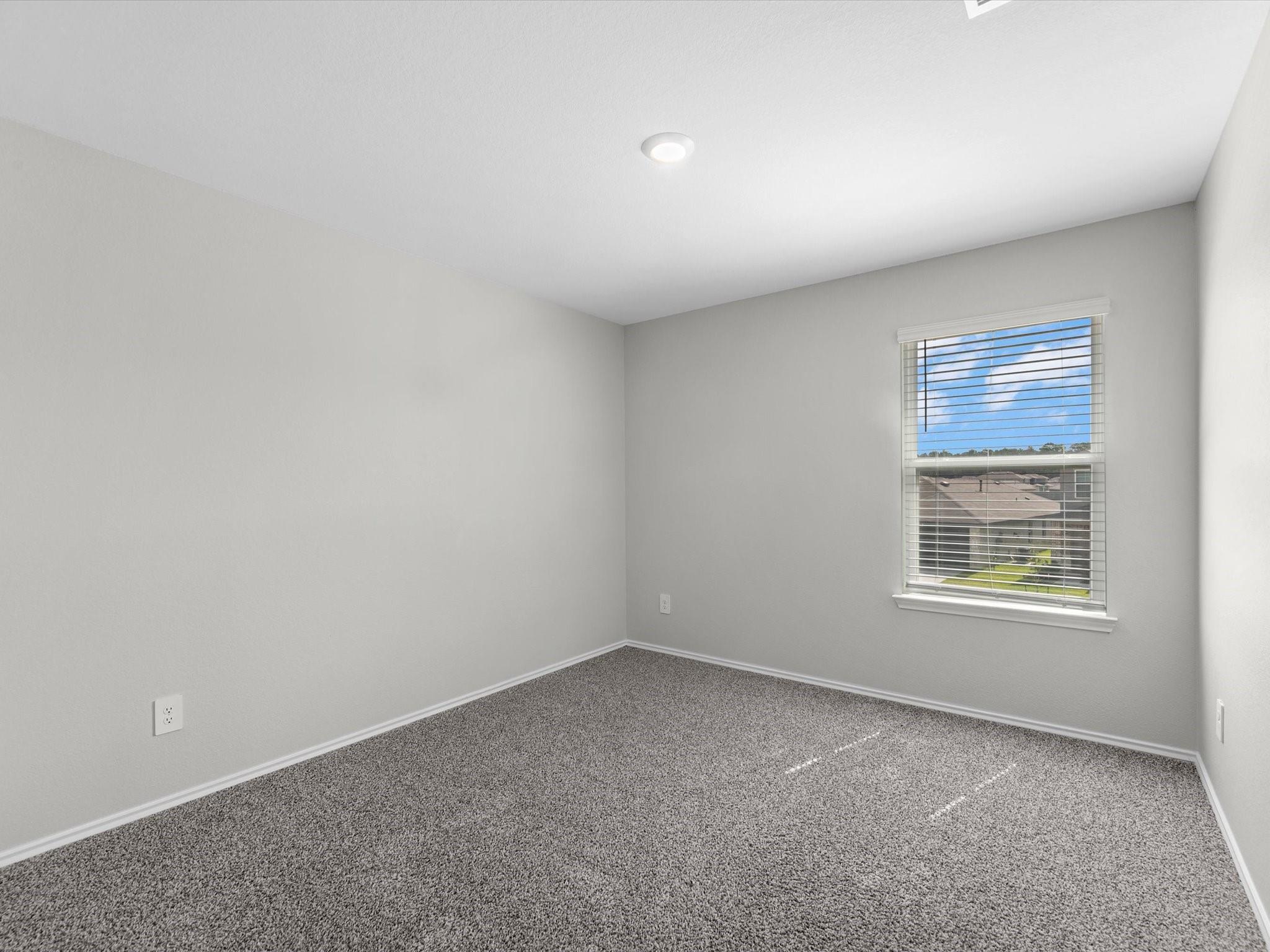 5455 Pinetree Crescent Lane