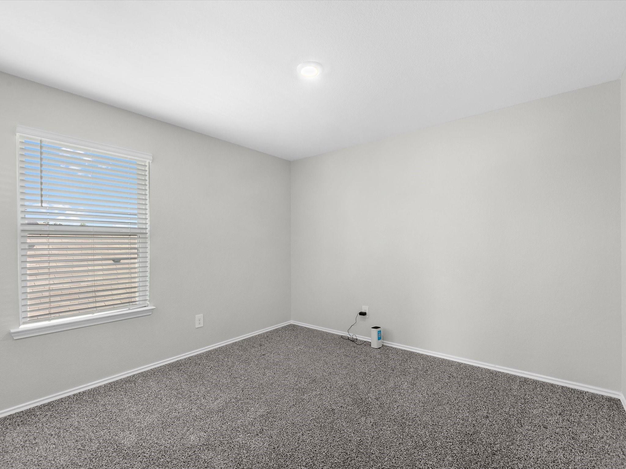 5455 Pinetree Crescent Lane