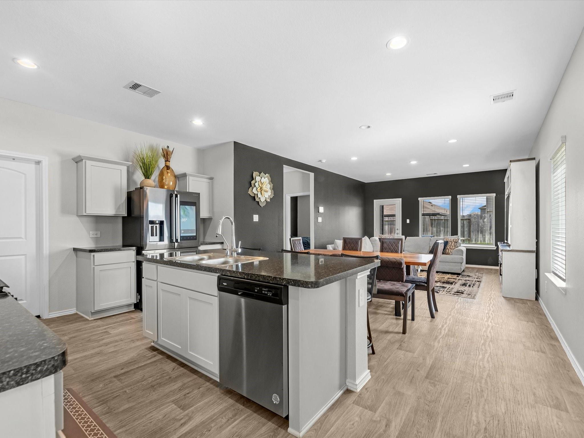 5455 Pinetree Crescent Lane