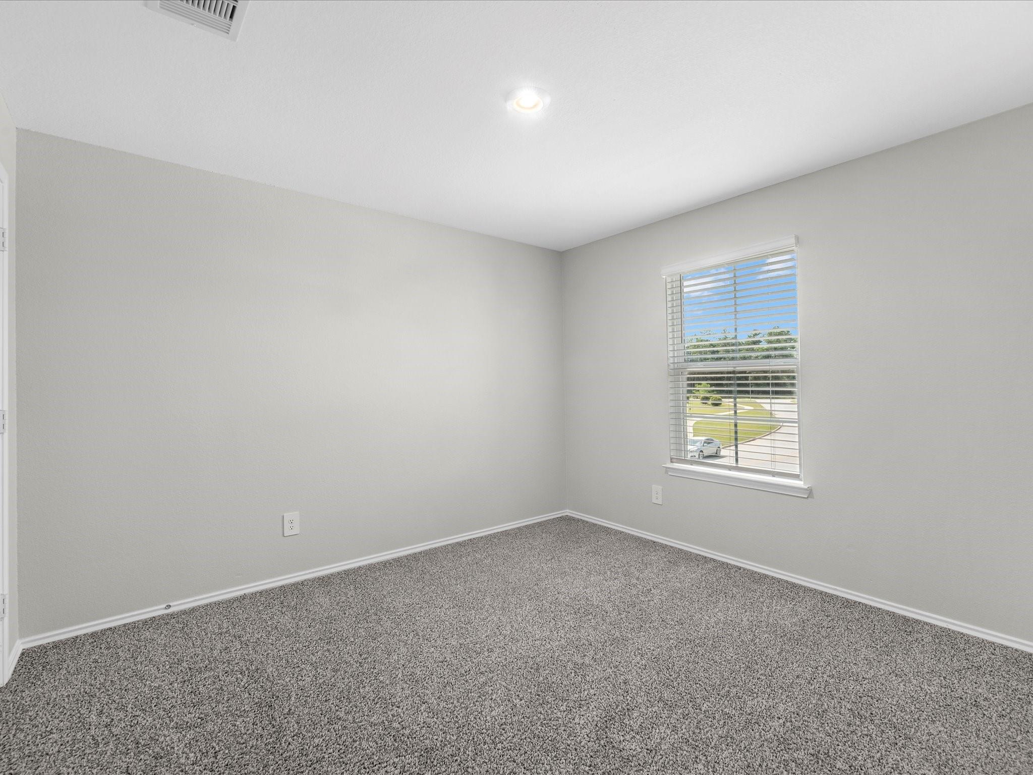 5455 Pinetree Crescent Lane