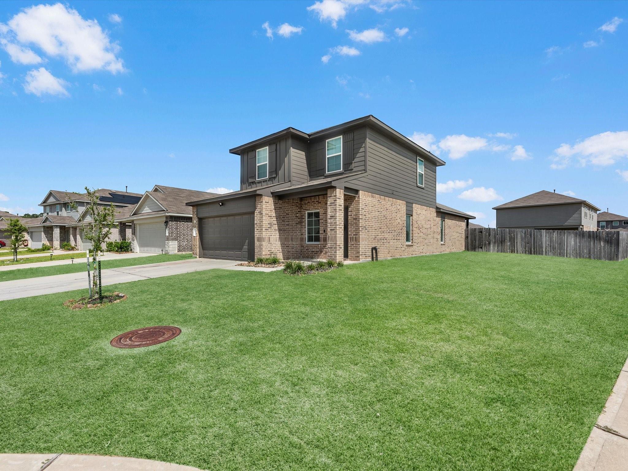 5455 Pinetree Crescent Lane