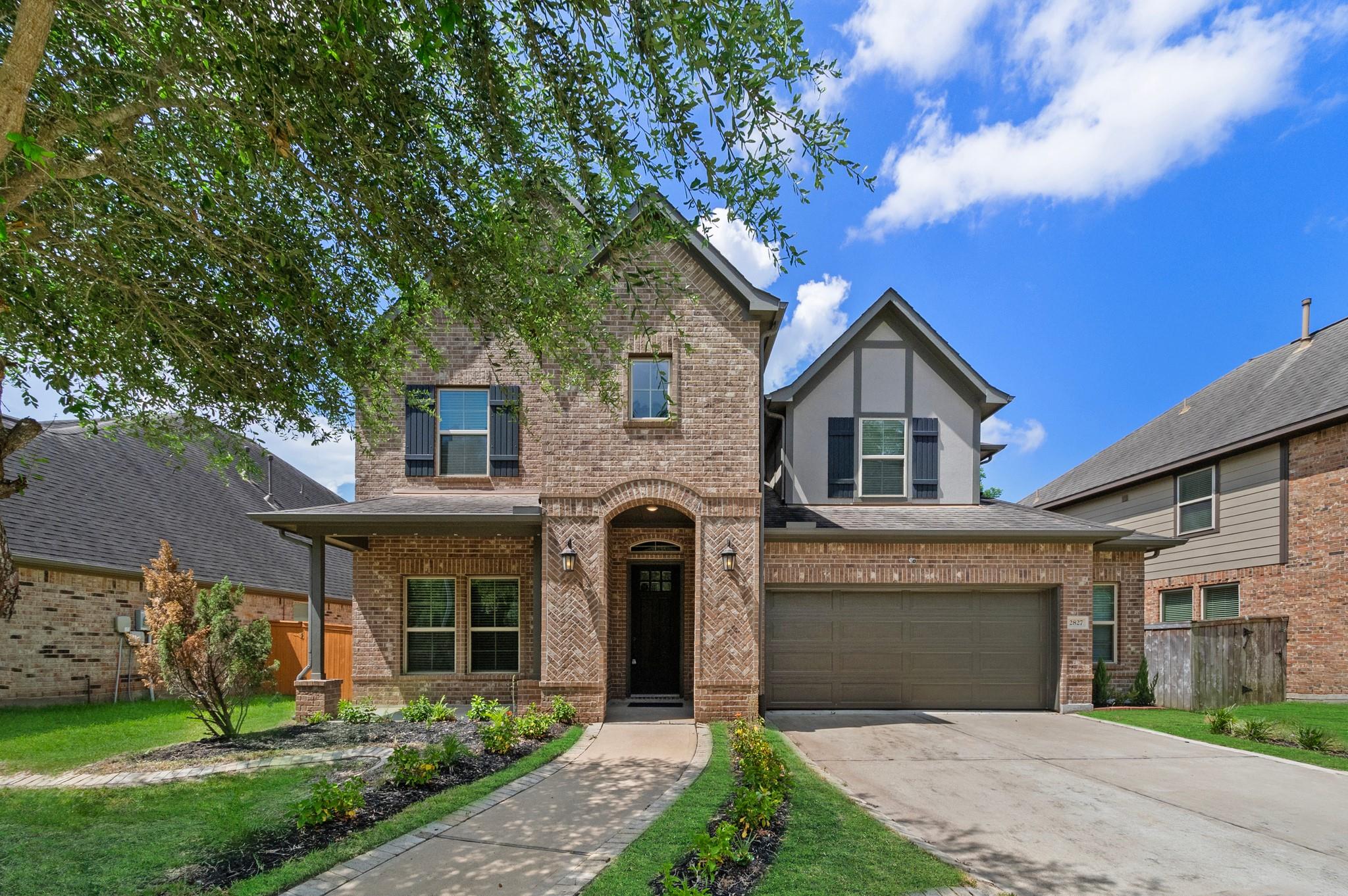 2827 Monarch Crossing