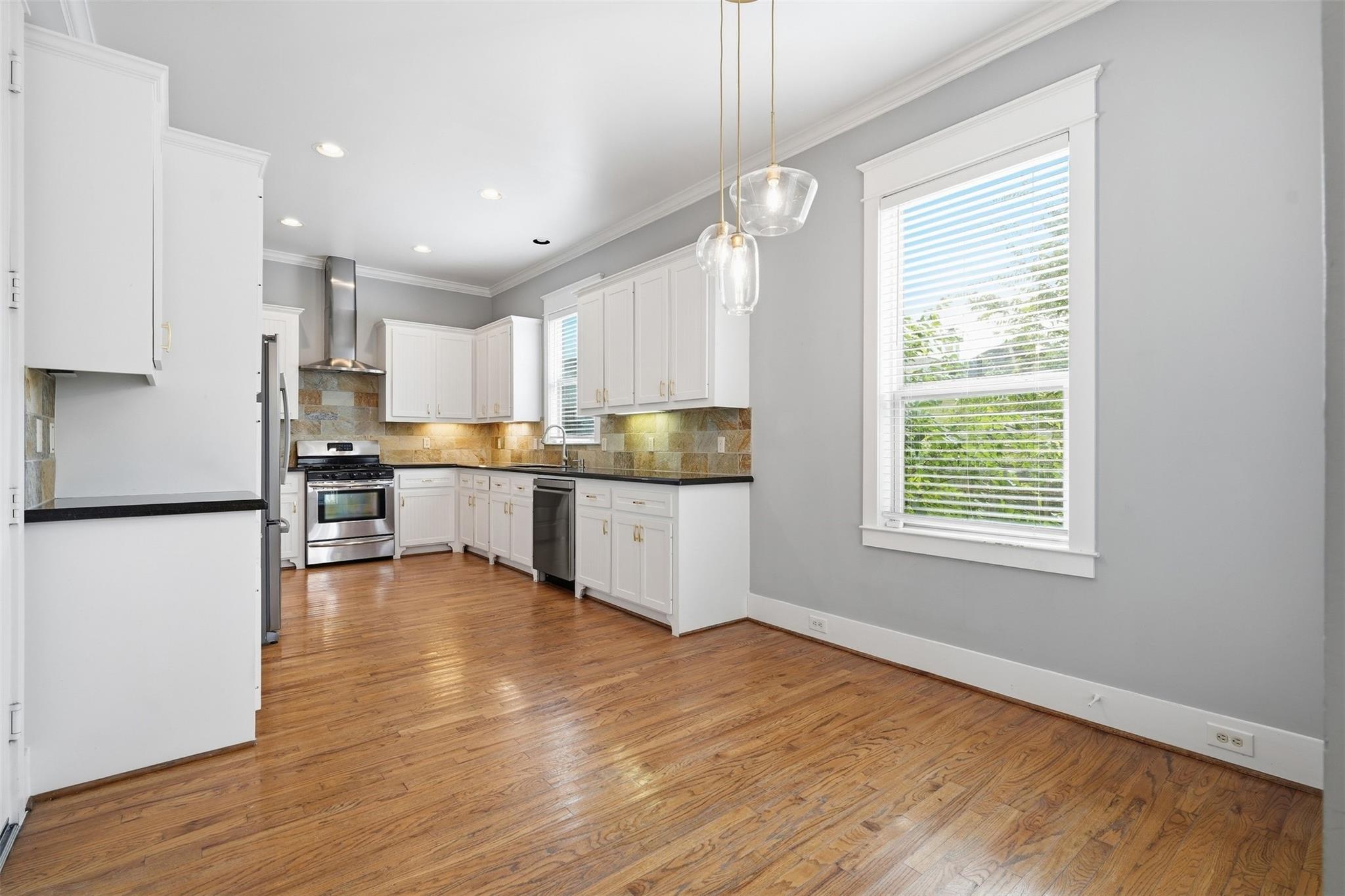 1030 W 16 Th Street