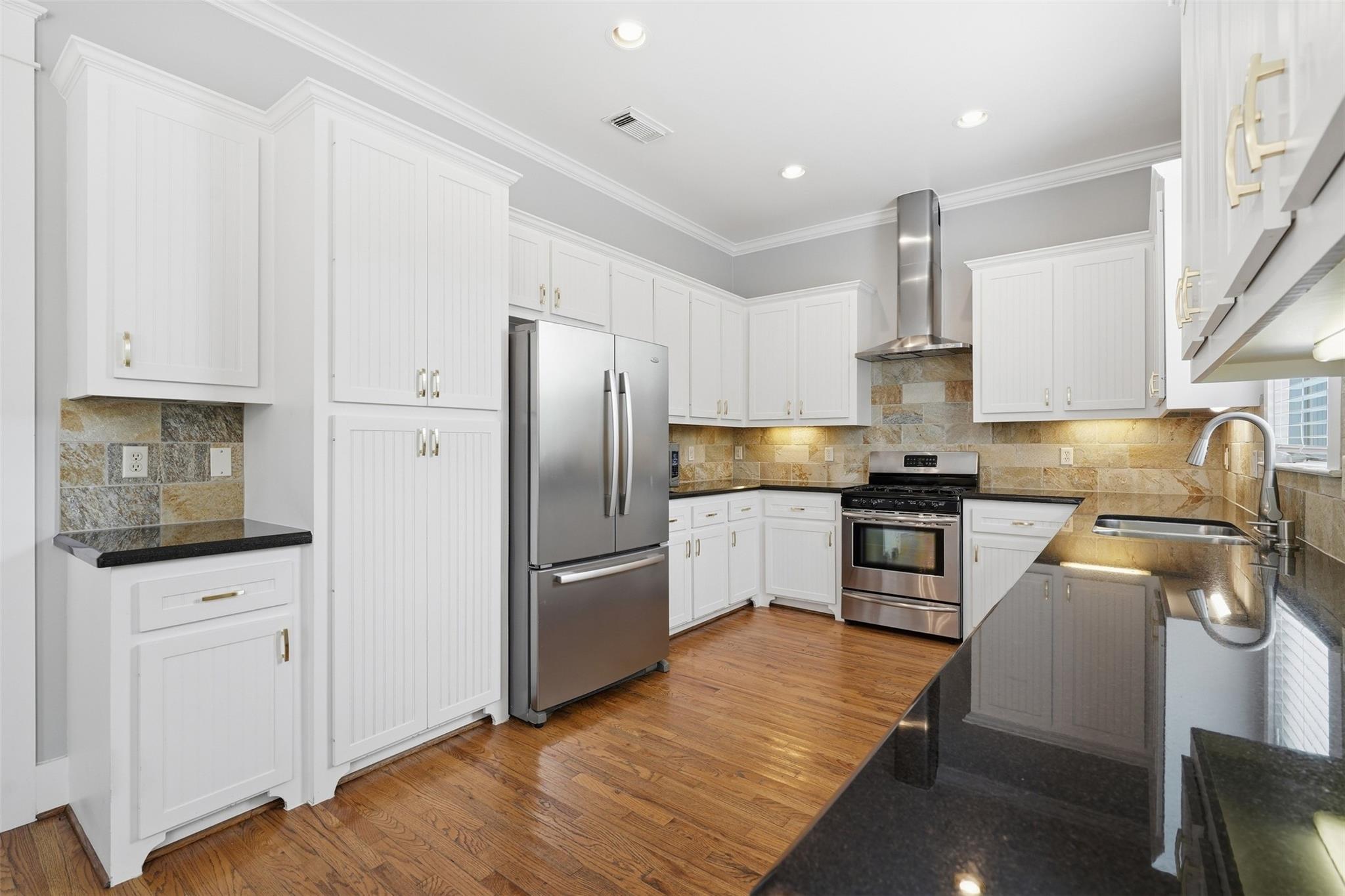 1030 W 16 Th Street