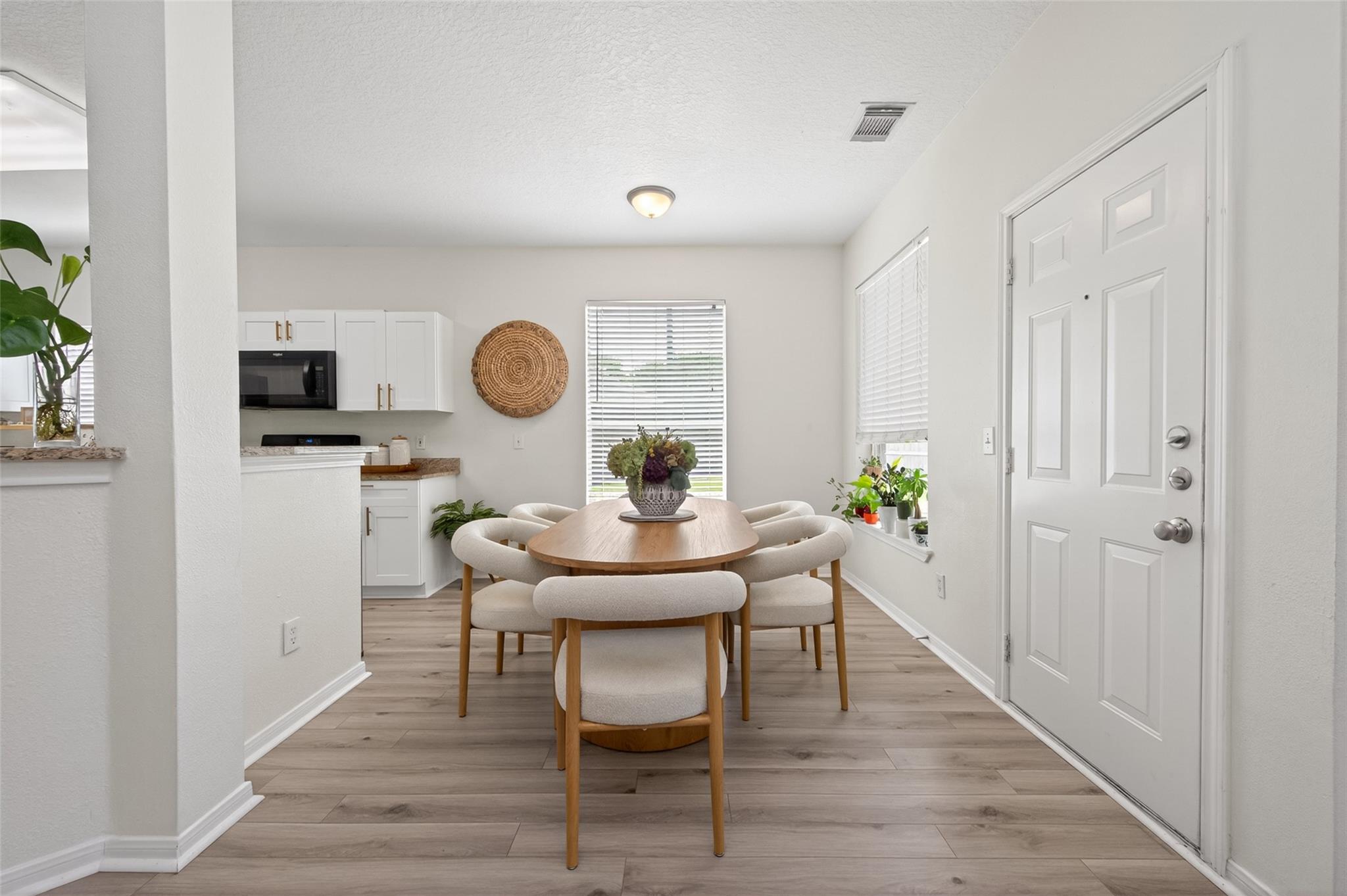 5707 Oakwell Station Court