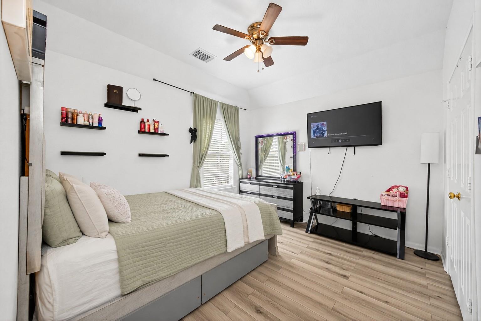 5707 Oakwell Station Court