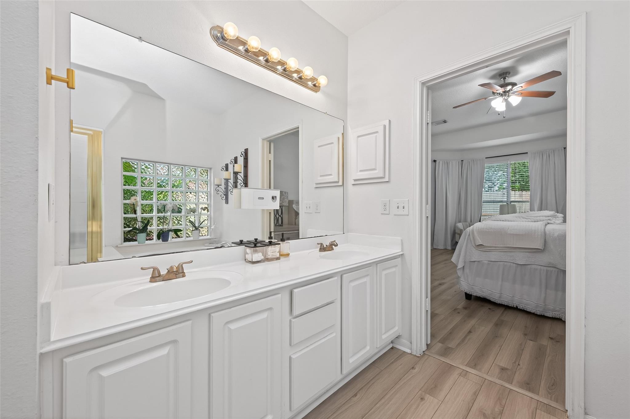 5707 Oakwell Station Court